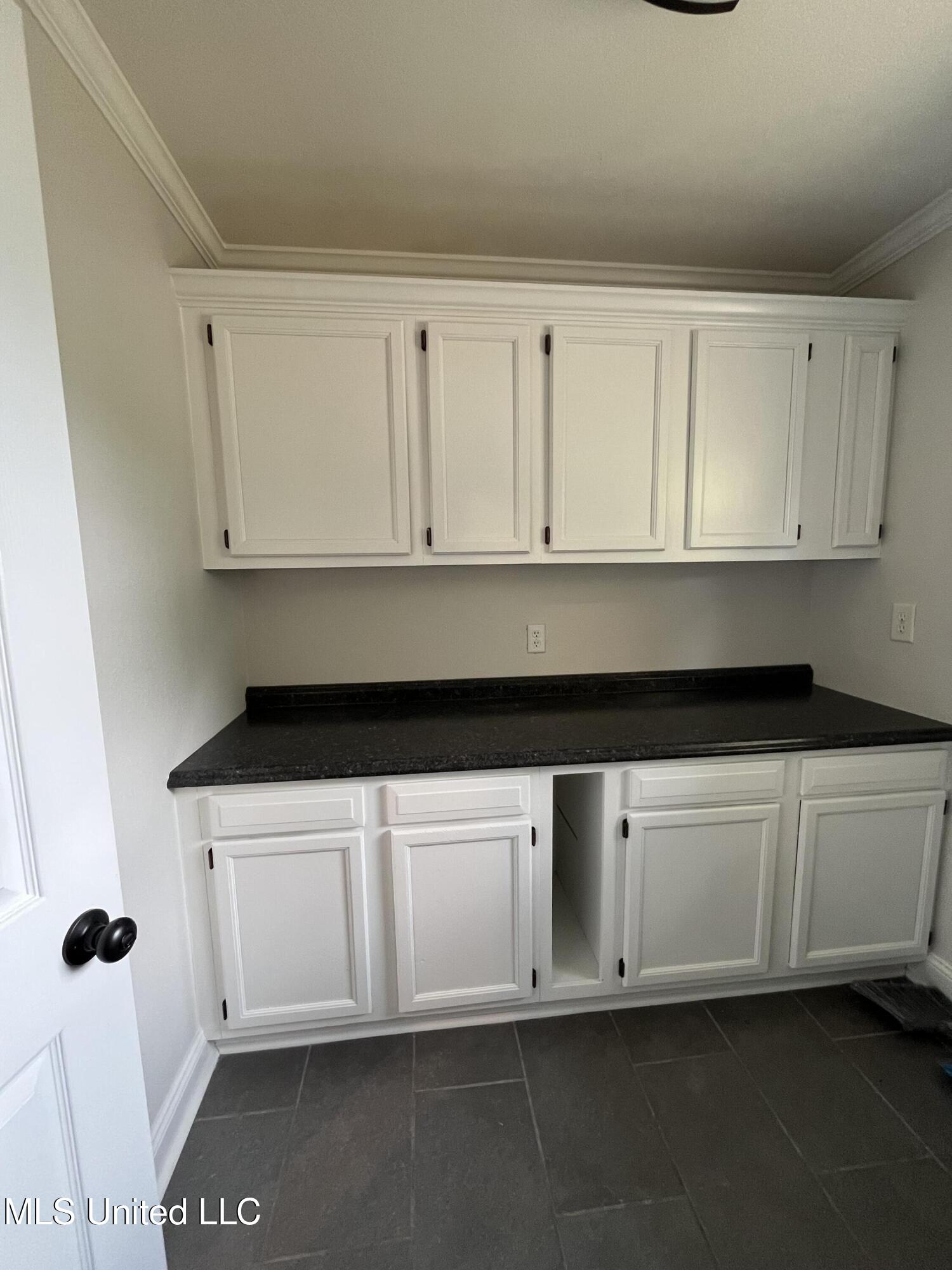 2217 Taylor Boulevard Property Photo 8