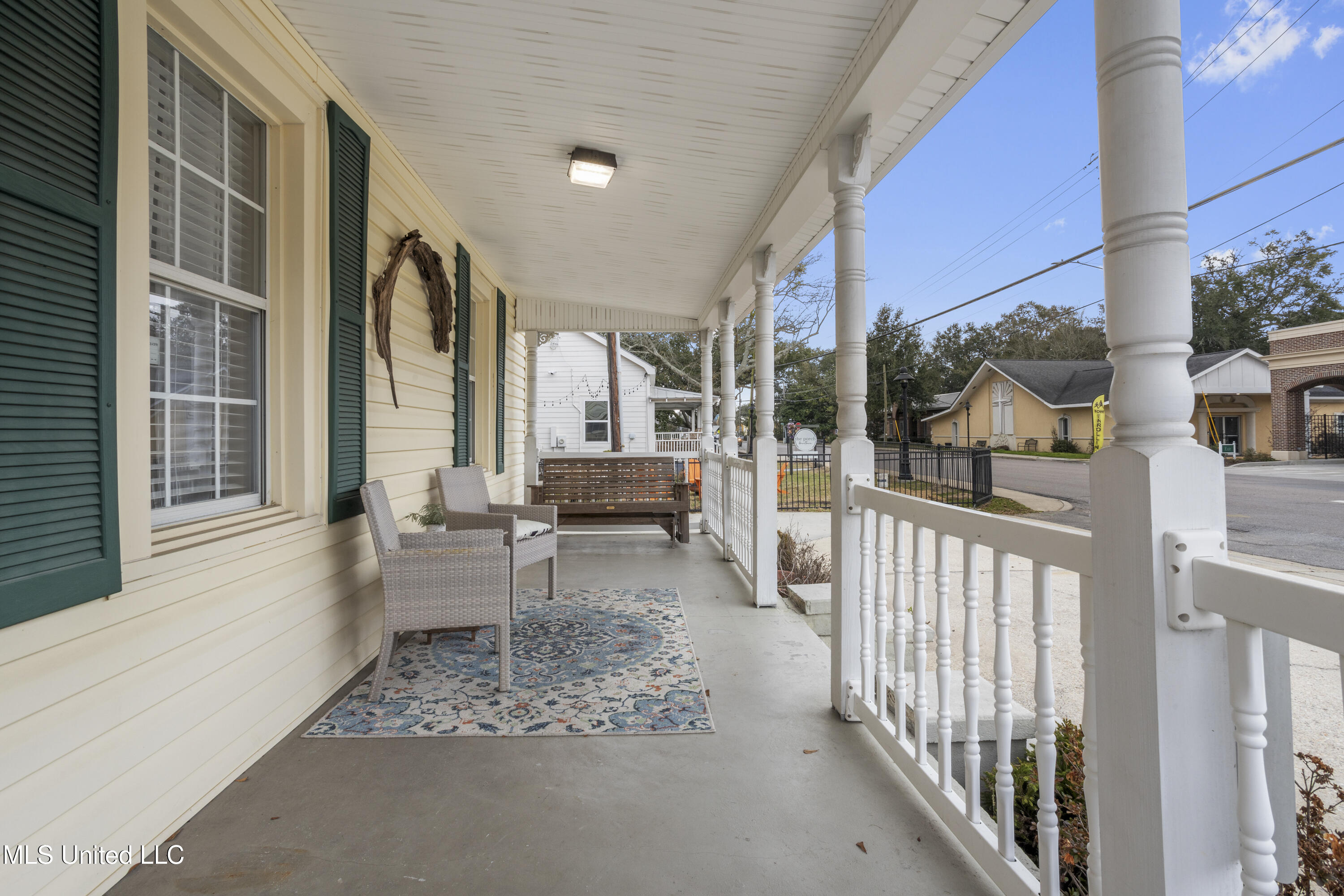 1705 Government Street Property Photo 3