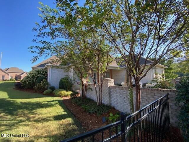 215 Greenbriar Loop Property Photo 16