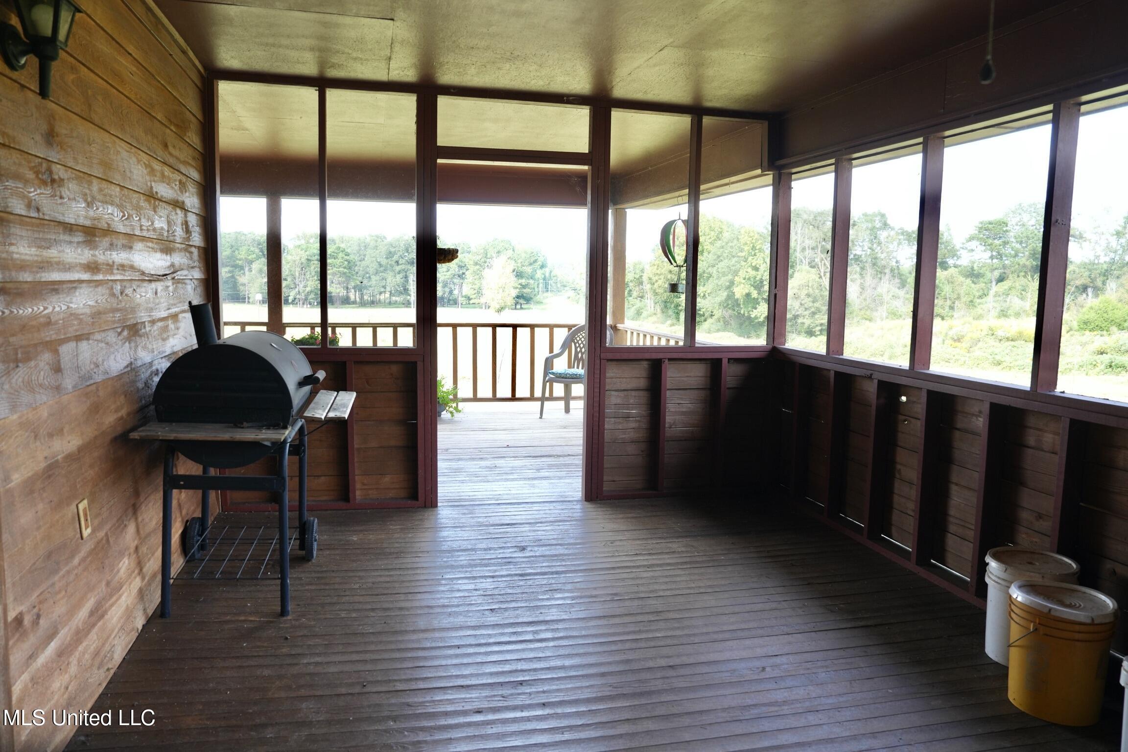 1074 Midway Odom Road Road Property Photo 5