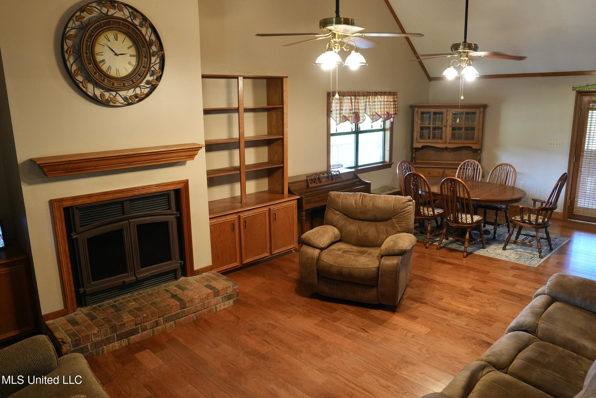 1074 Midway Odom Road Road Property Photo 9