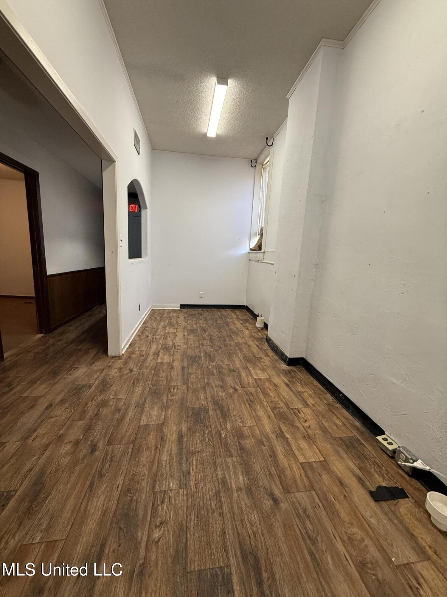 406-408 Franklin Street Property Photo 11