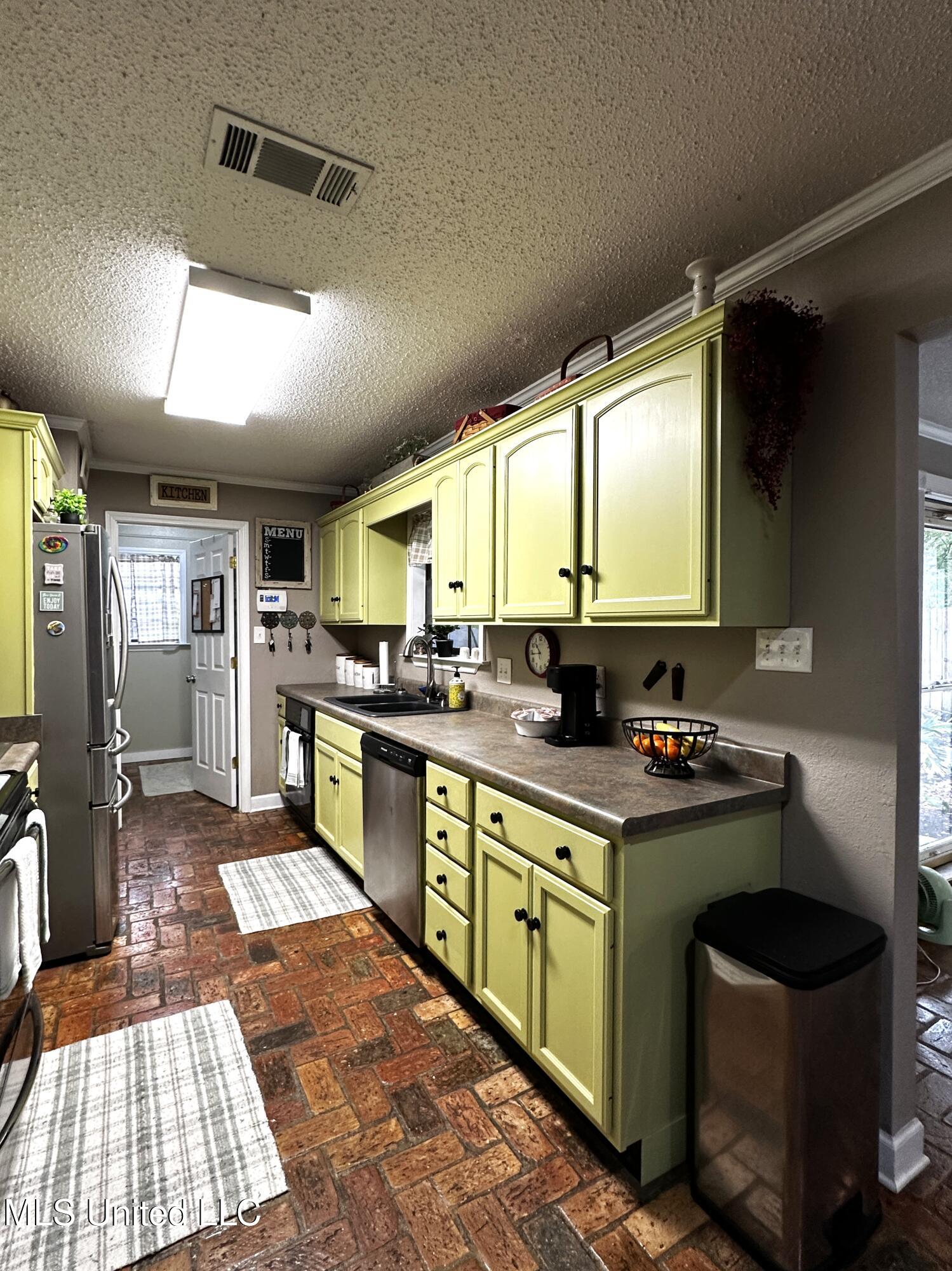 3604 Mercier Drive Property Photo 7