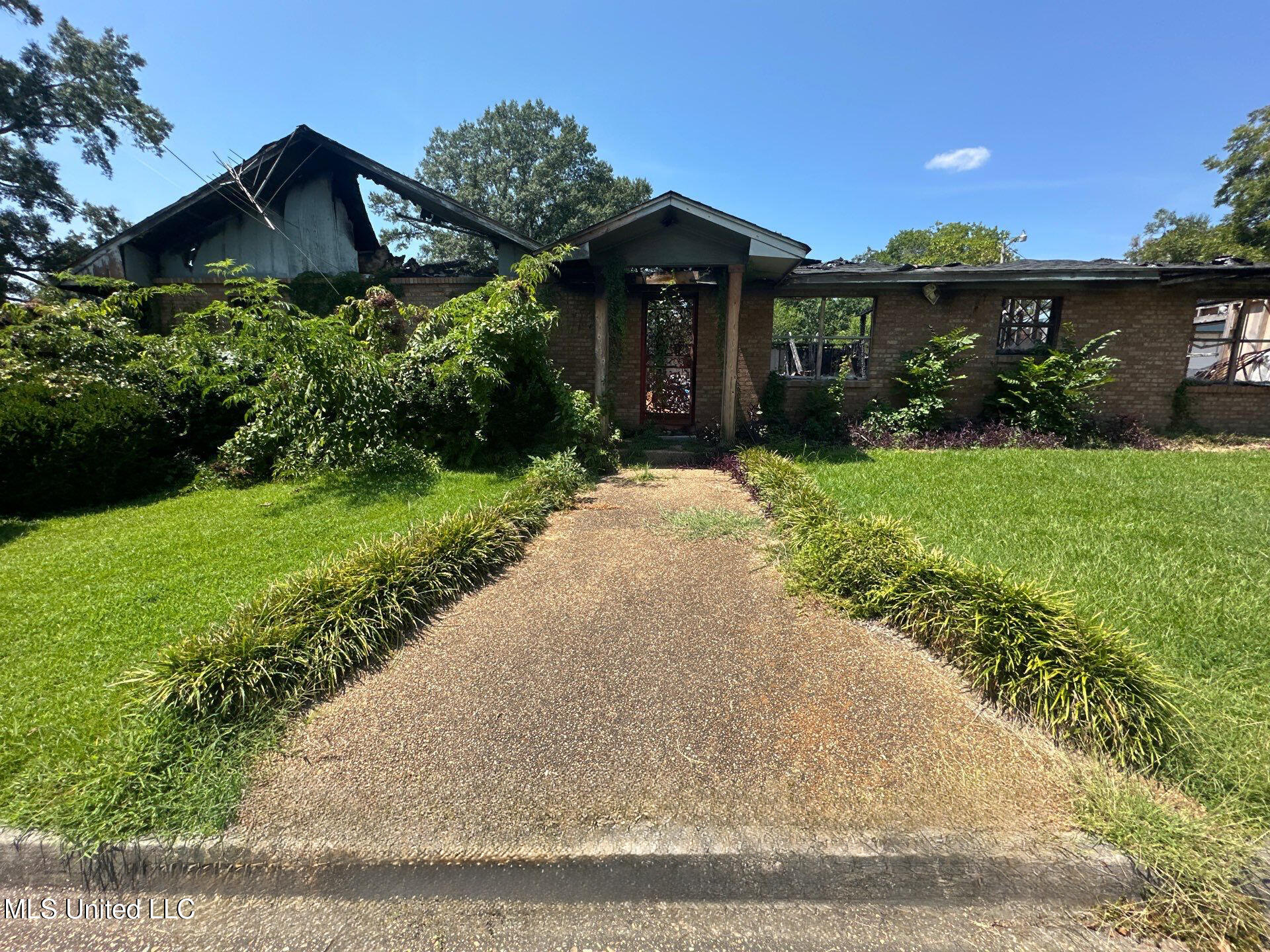 504 Stillwood Drive Property Photo 6