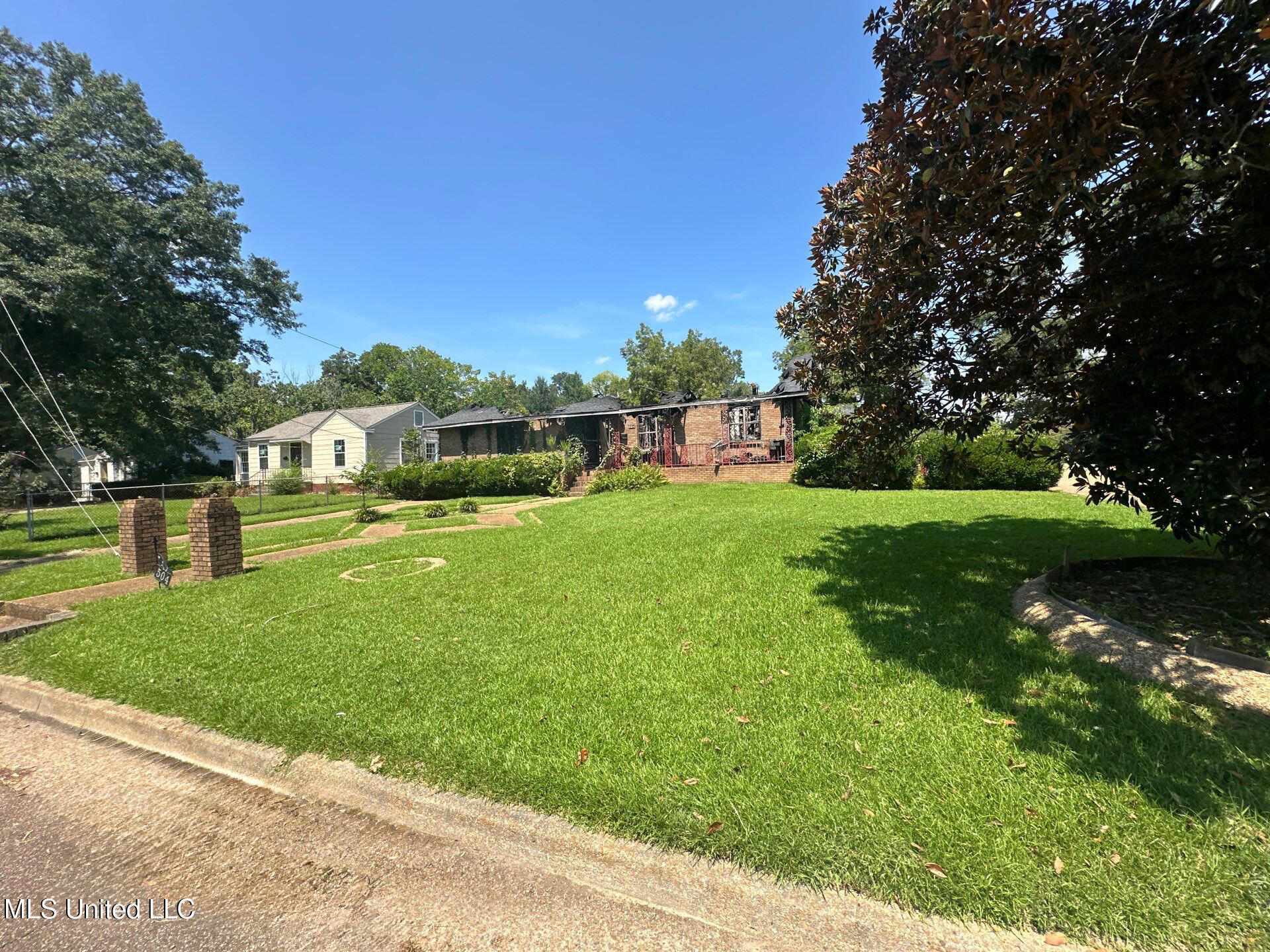 504 Stillwood Drive Property Photo 7