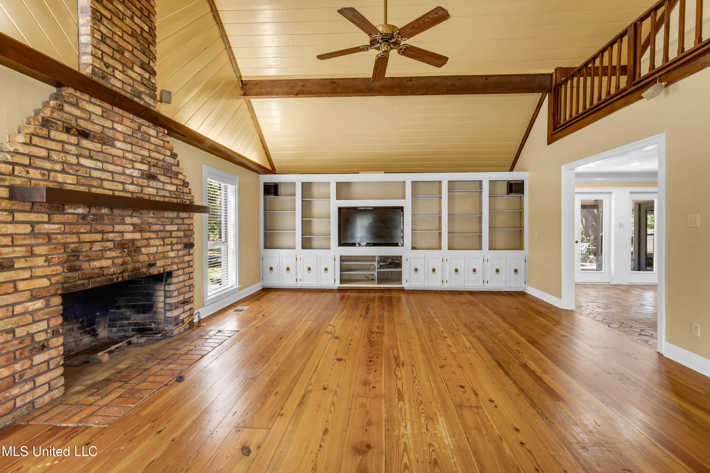 12529 Canal Road Property Photo 10