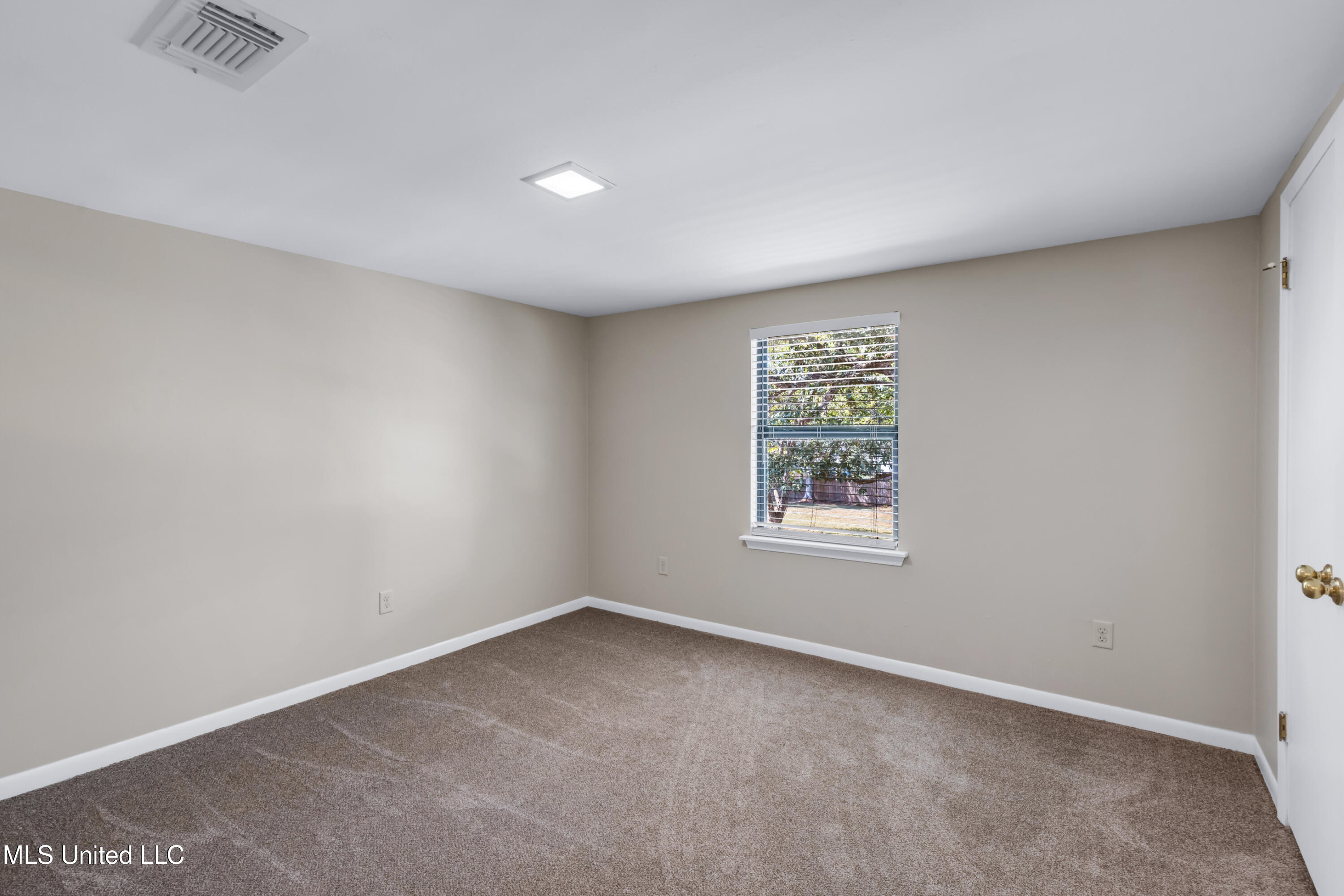 12529 Canal Road Property Photo 23