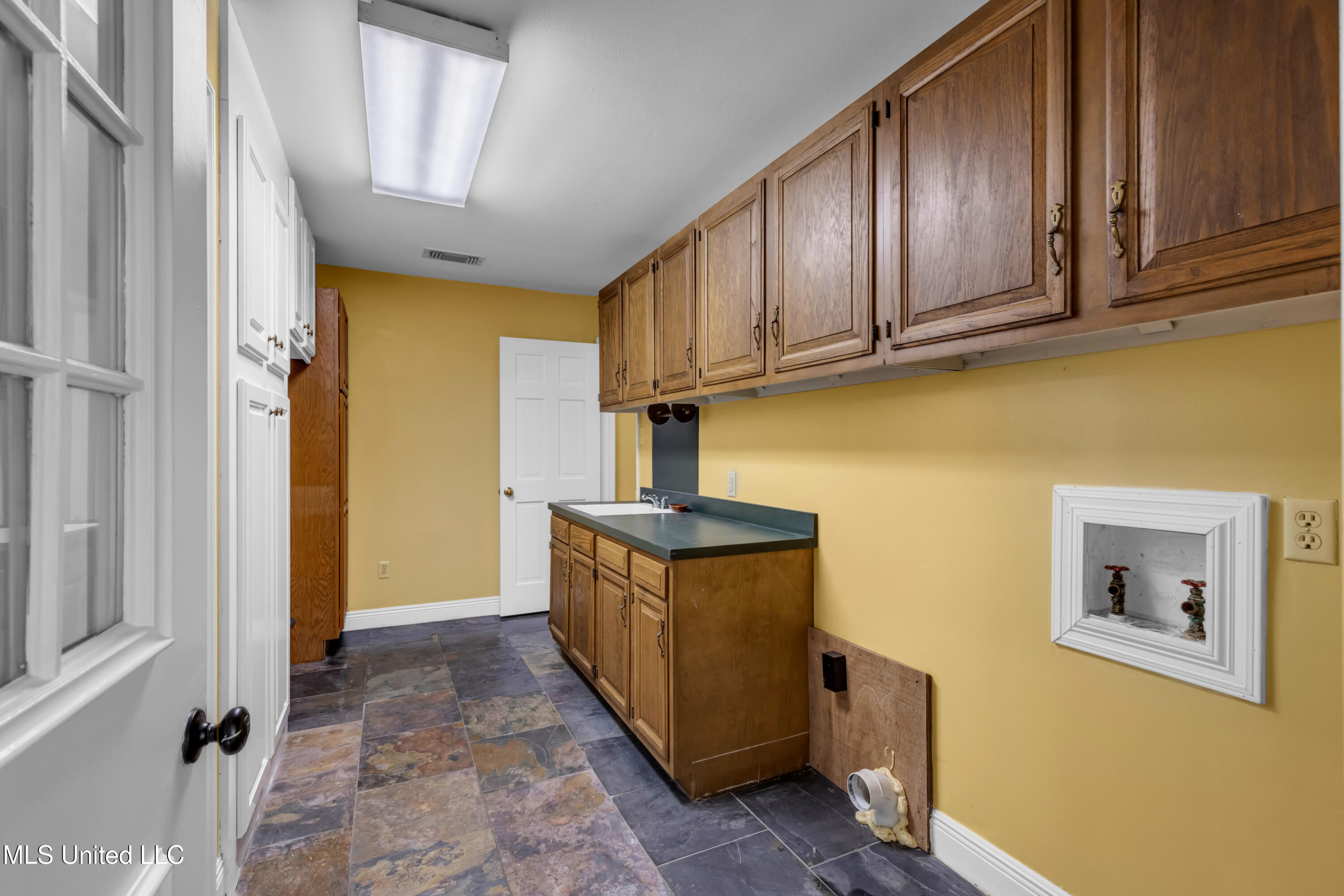 12529 Canal Road Property Photo 26