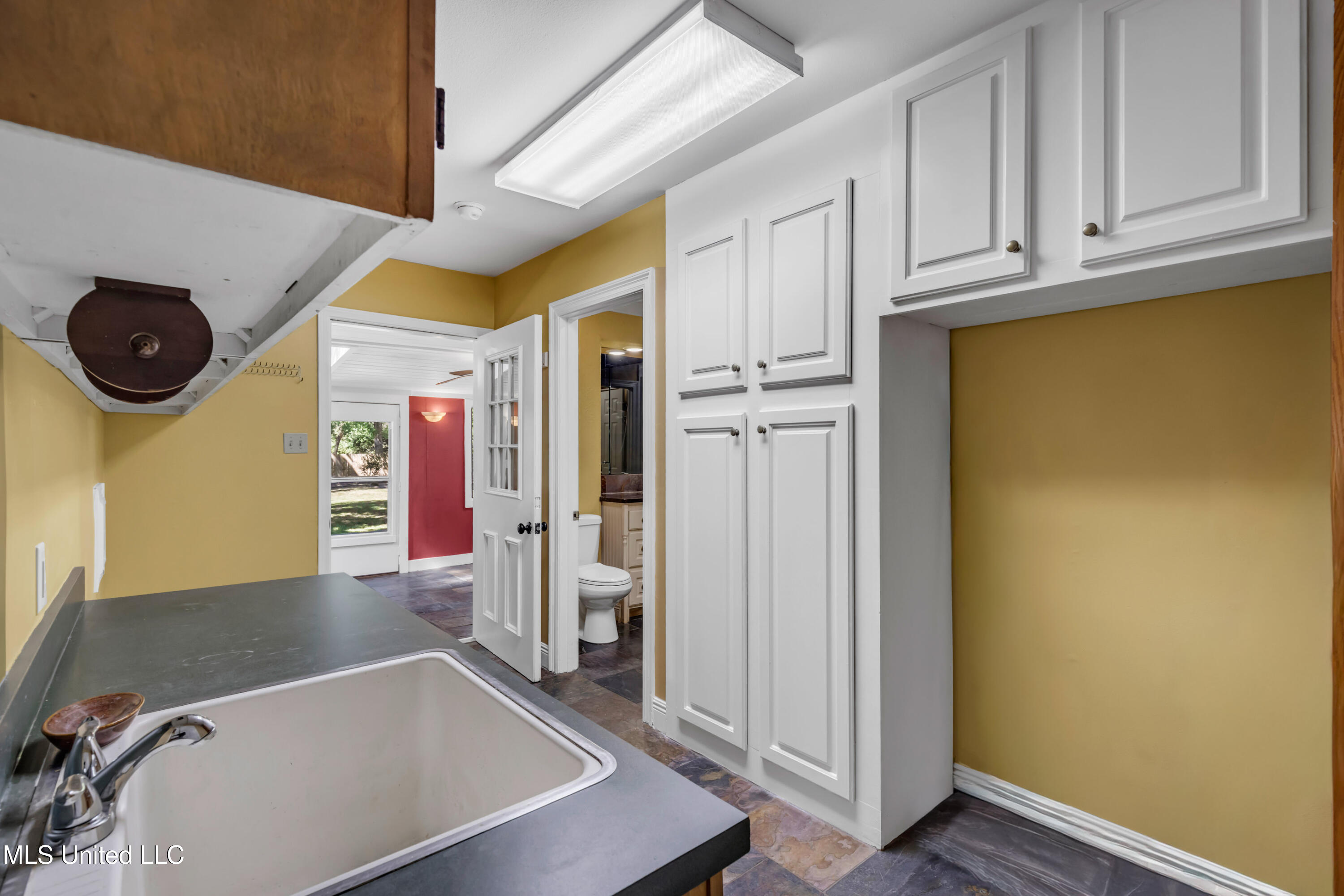 12529 Canal Road Property Photo 27