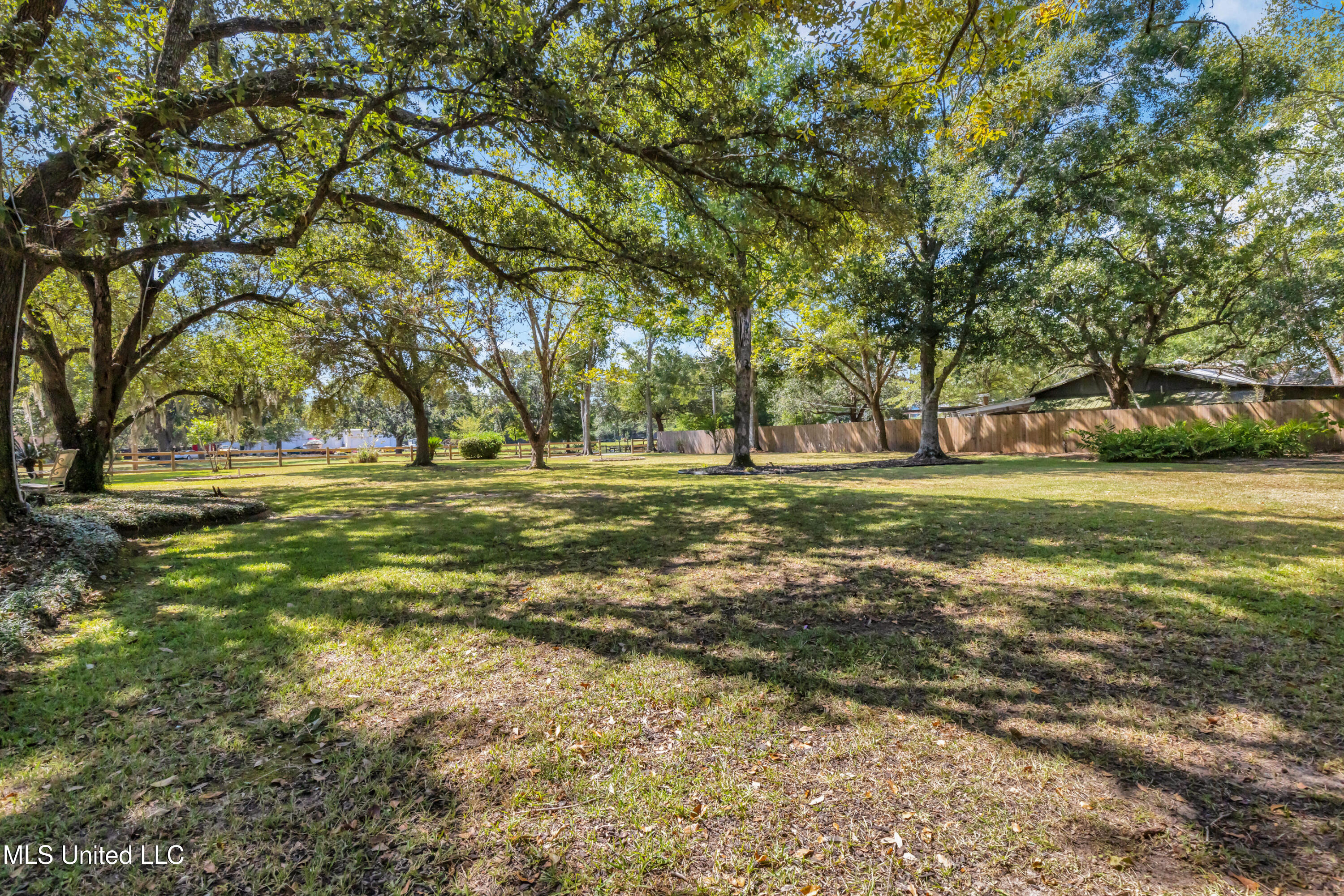12529 Canal Road Property Photo 31