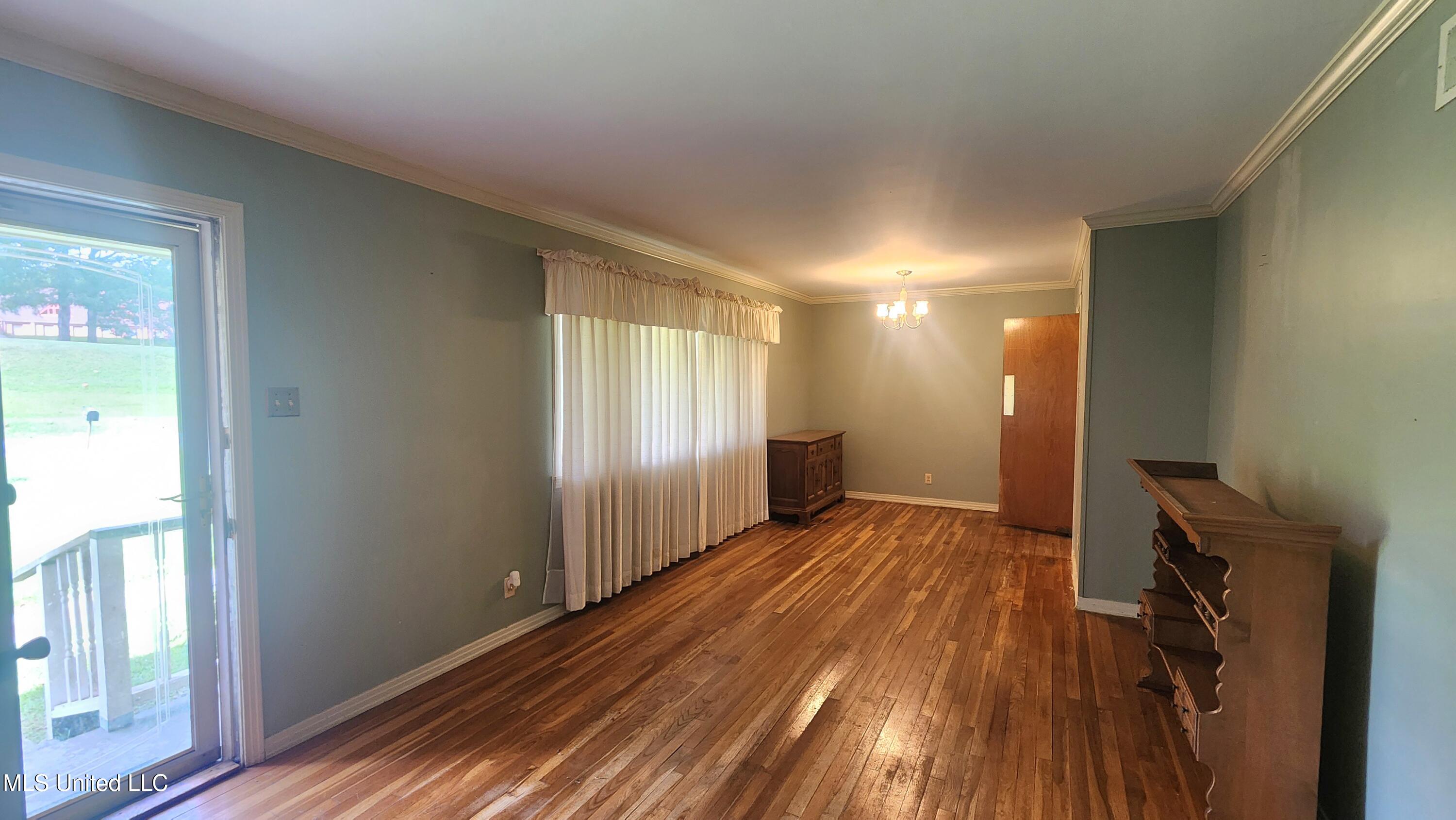 19 Shadow Lane Property Photo 2