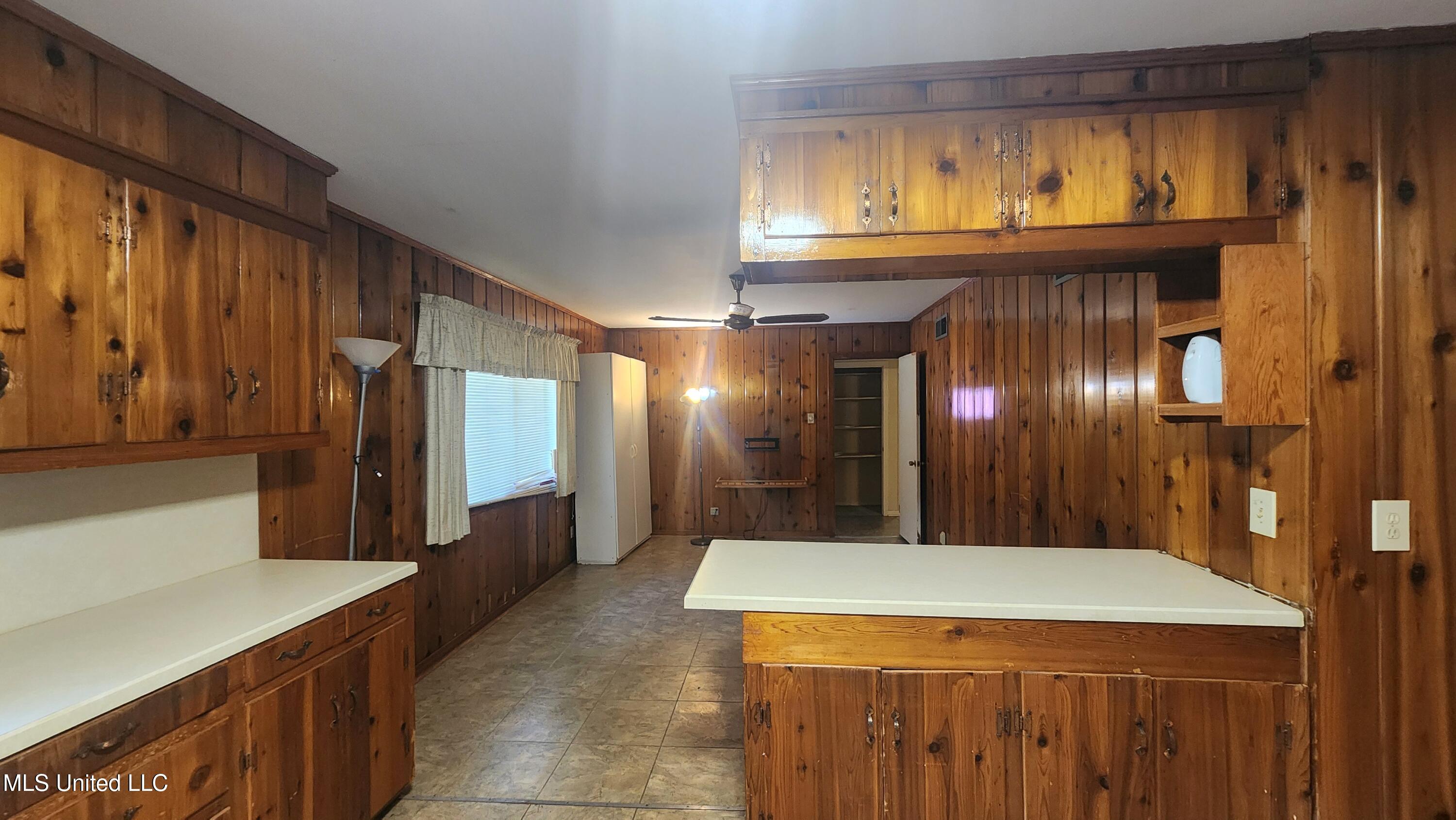 19 Shadow Lane Property Photo 12