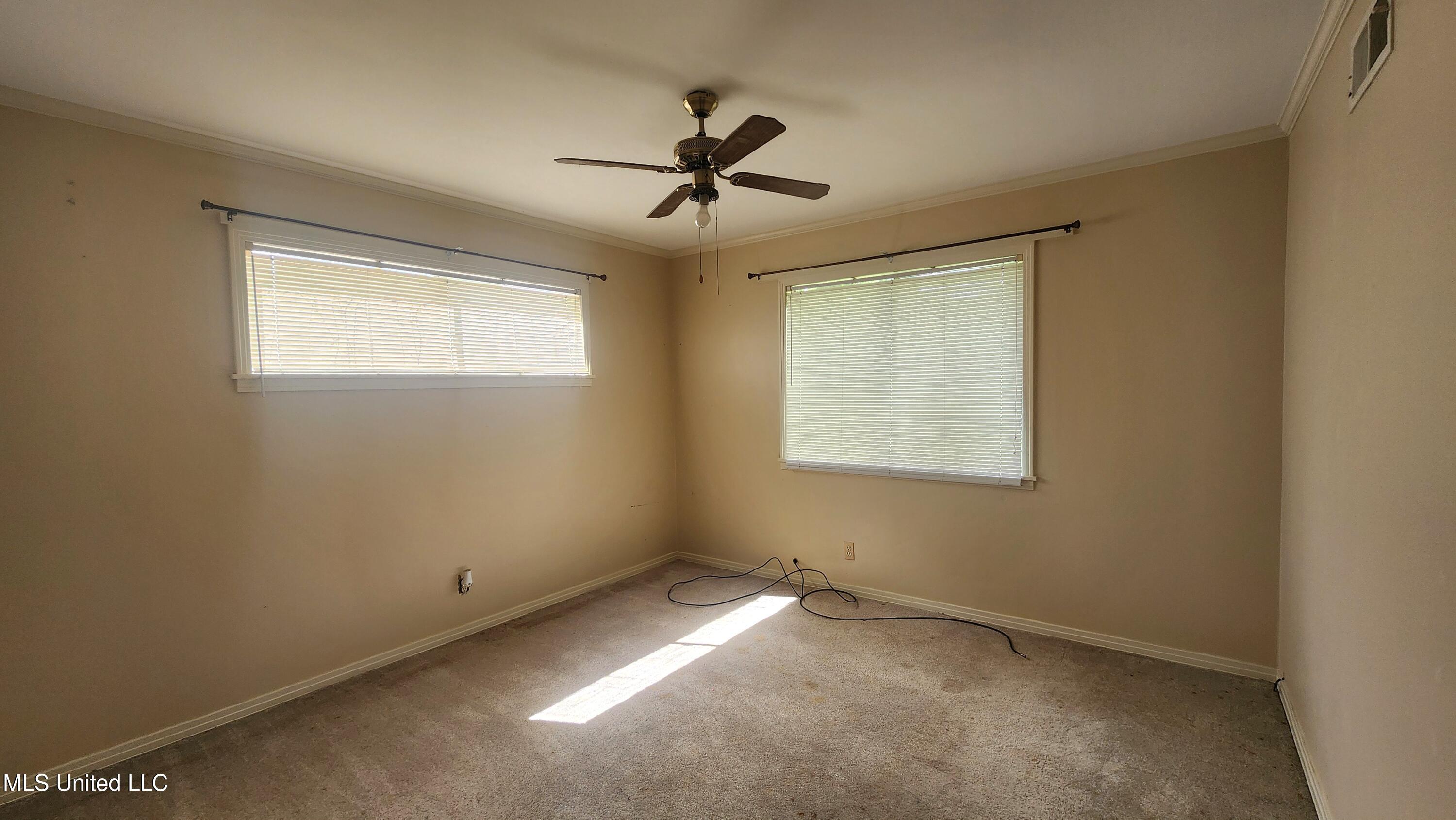 19 Shadow Lane Property Photo 14