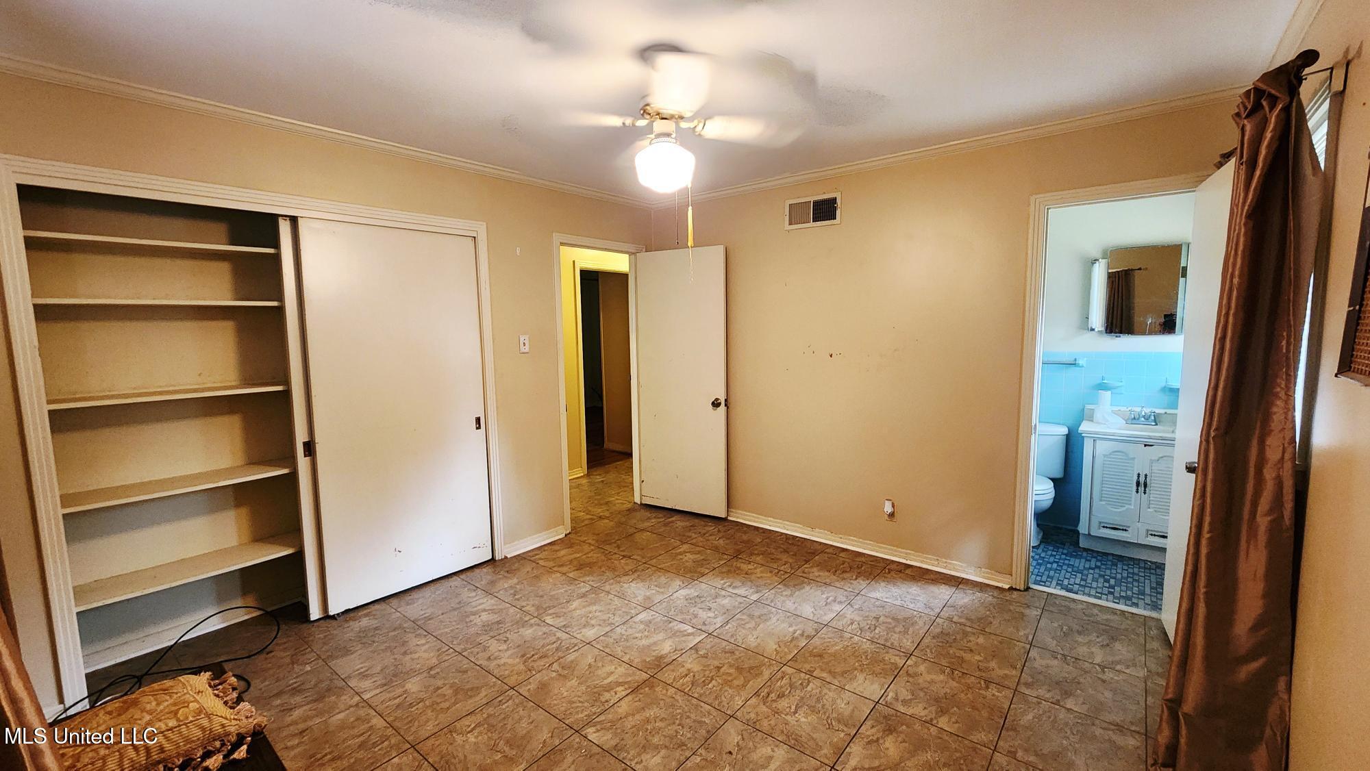 19 Shadow Lane Property Photo 17