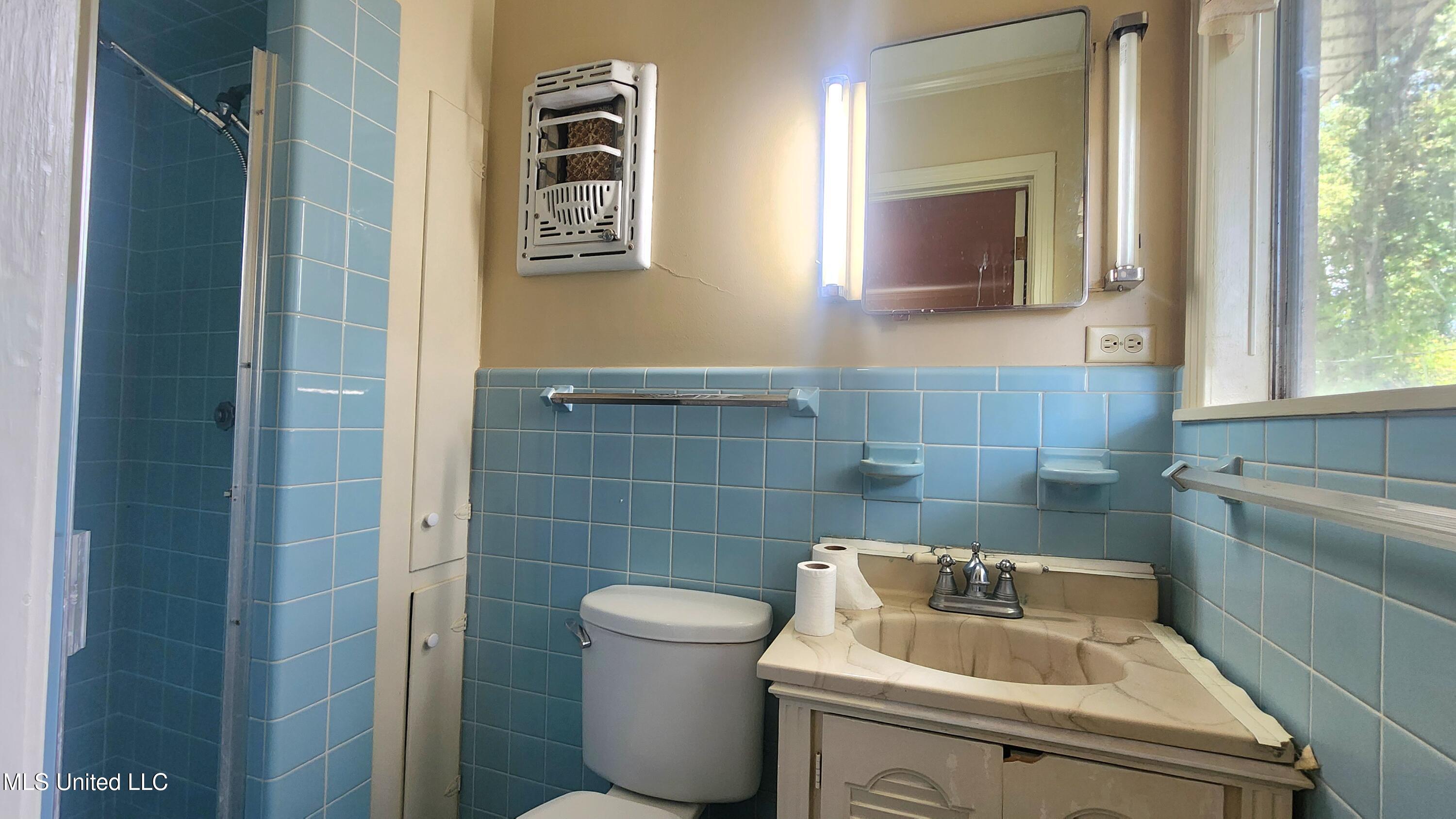 19 Shadow Lane Property Photo 18