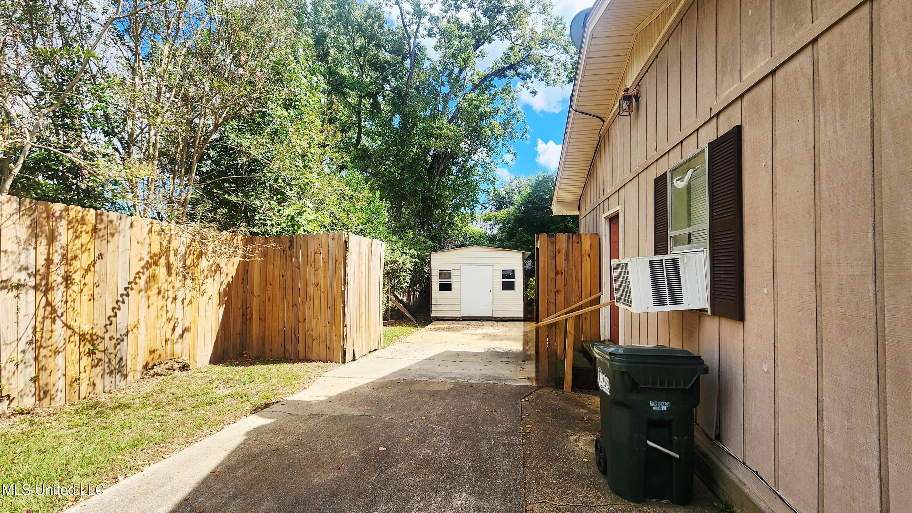 19 Shadow Lane Property Photo 20