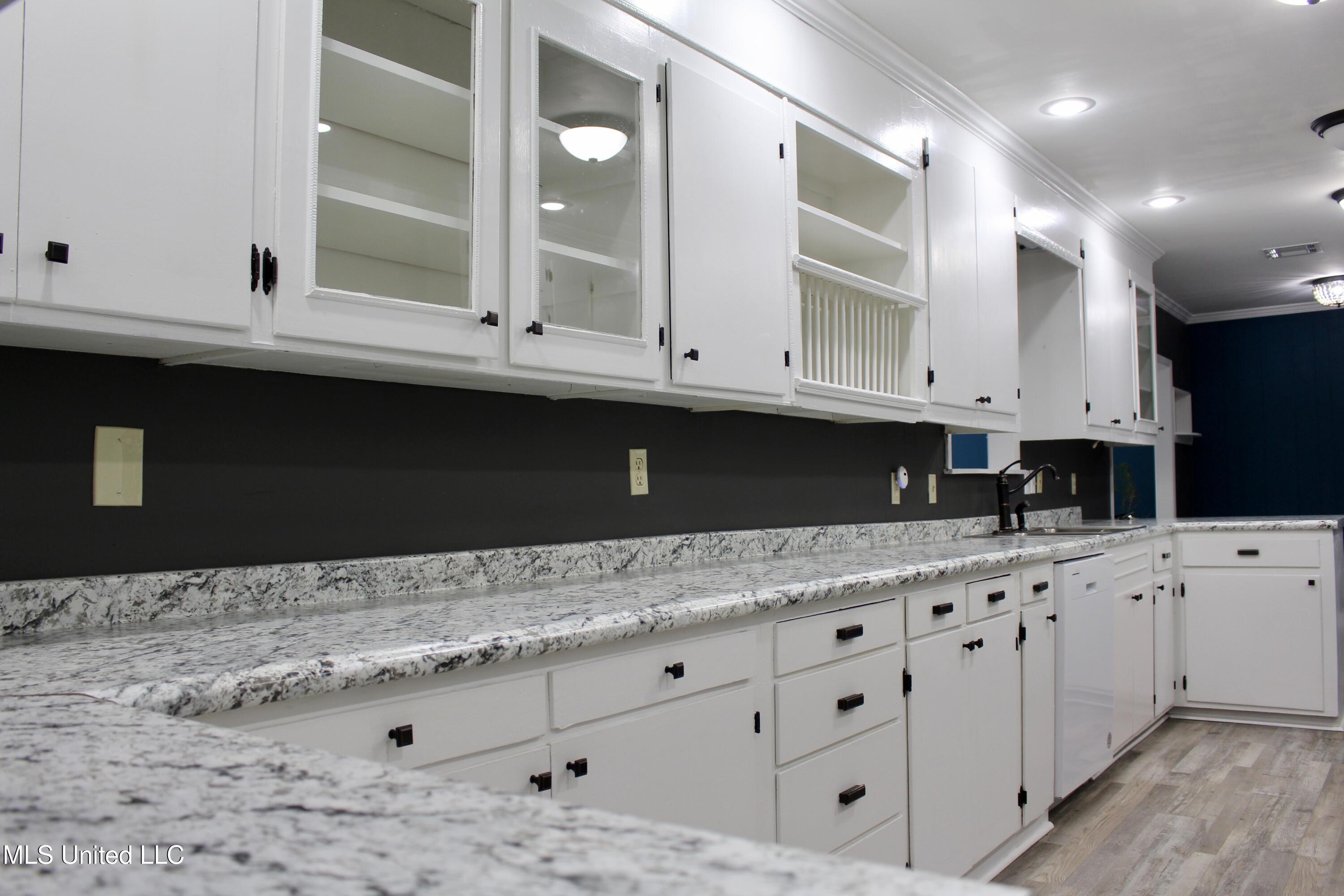 700 Ninth Avenue Property Photo 5