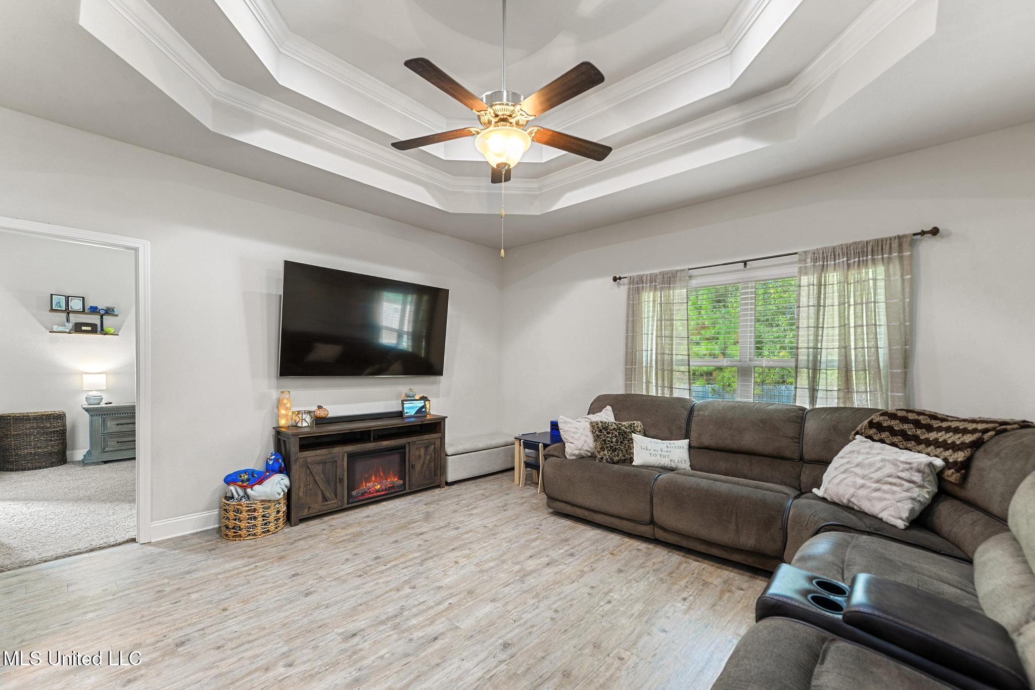 5331 Overland Drive Property Photo 4