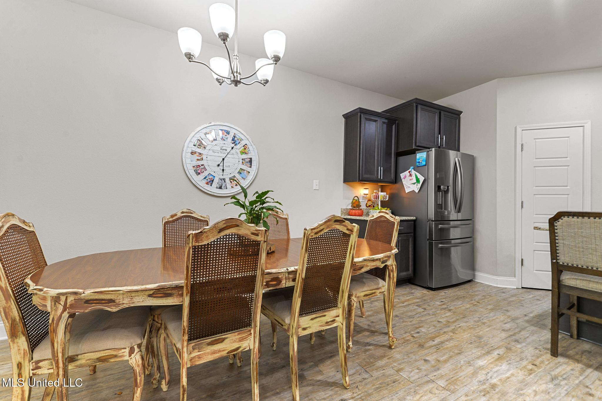 5331 Overland Drive Property Photo 11