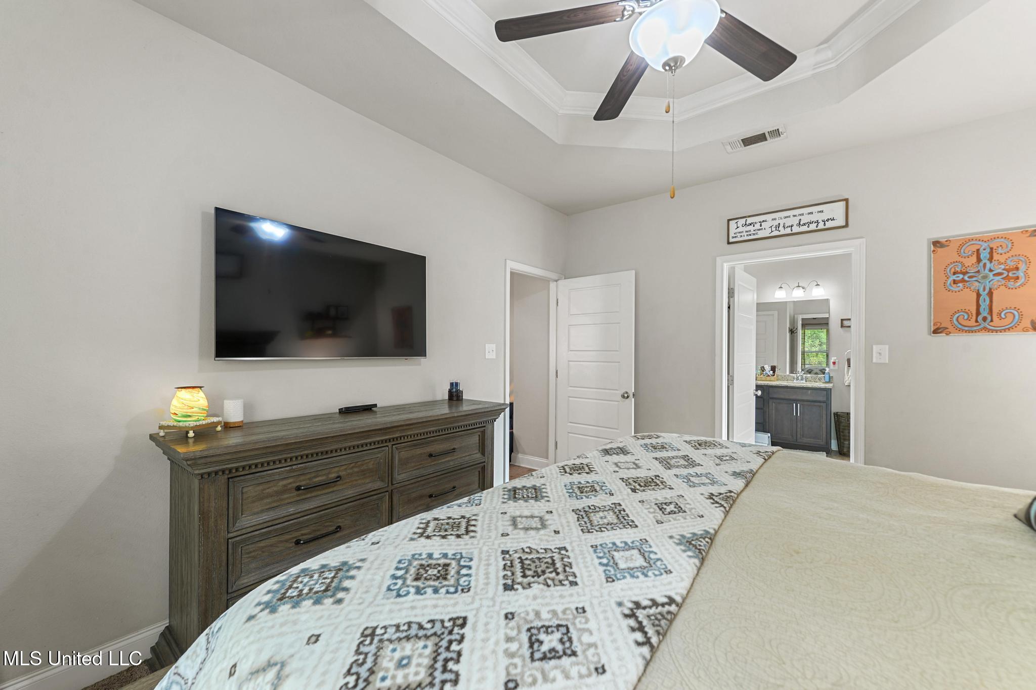 5331 Overland Drive Property Photo 13