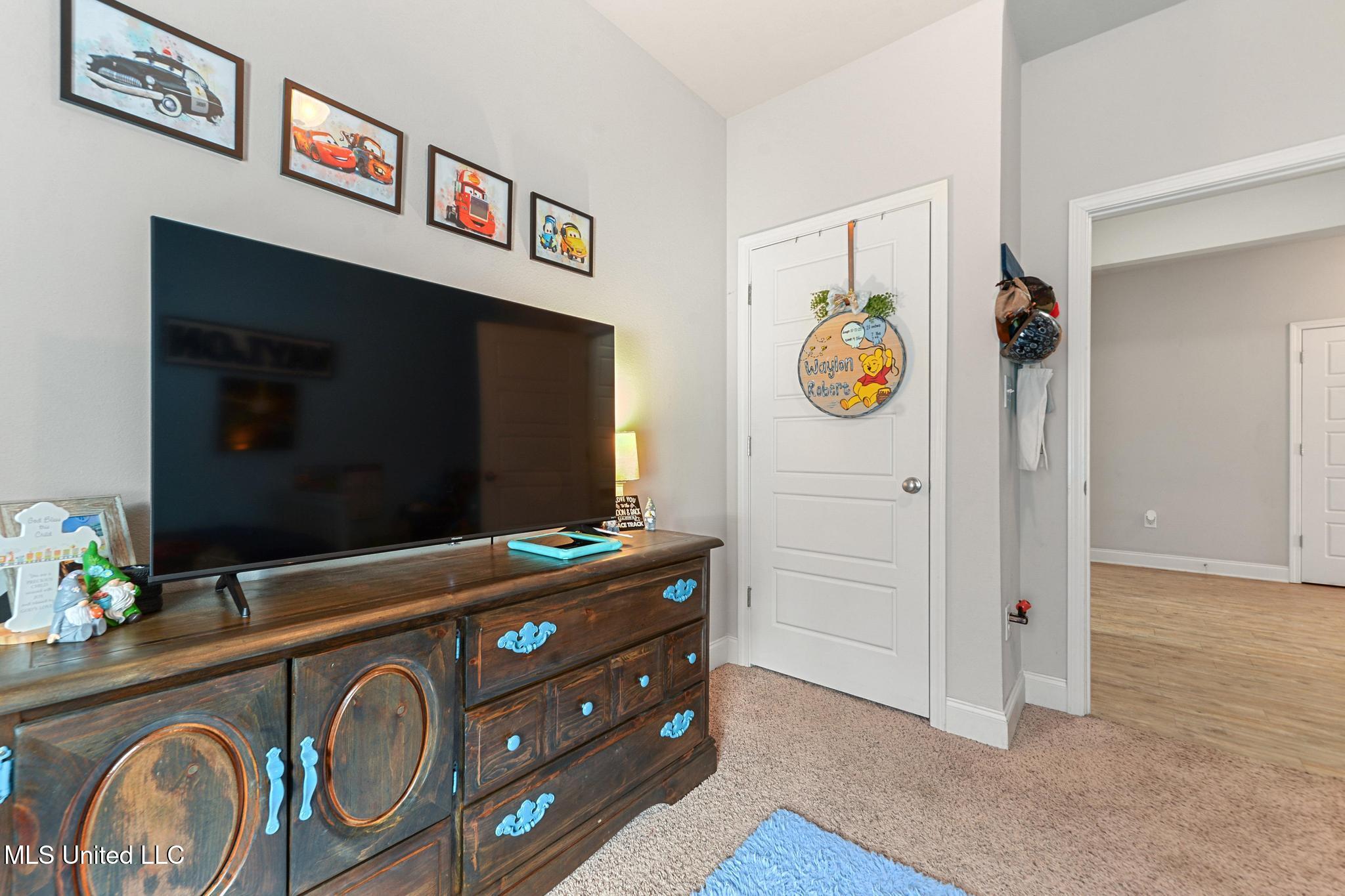 5331 Overland Drive Property Photo 18