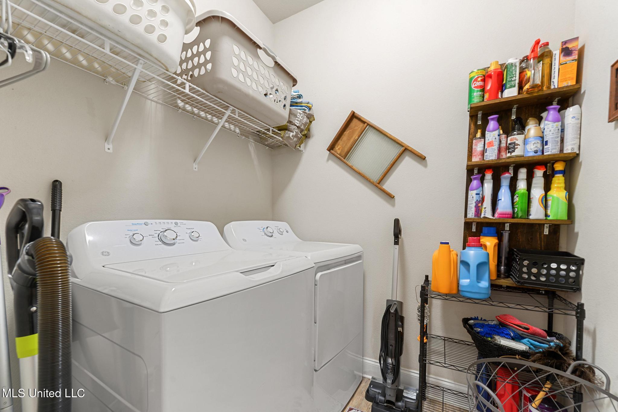 5331 Overland Drive Property Photo 22