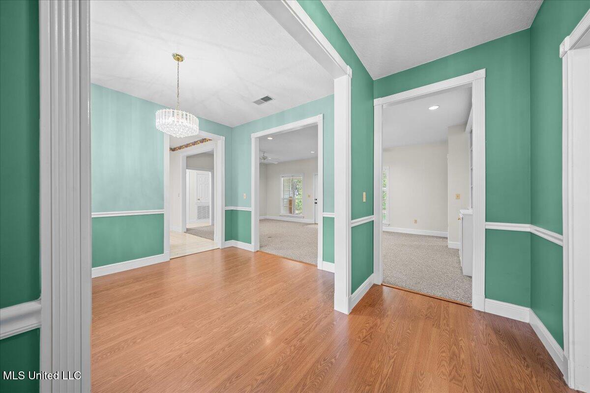 145 Green Bay Drive Property Photo 2