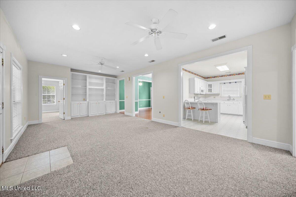 145 Green Bay Drive Property Photo 3