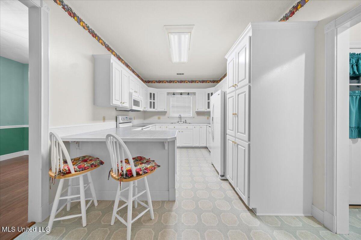 145 Green Bay Drive Property Photo 4