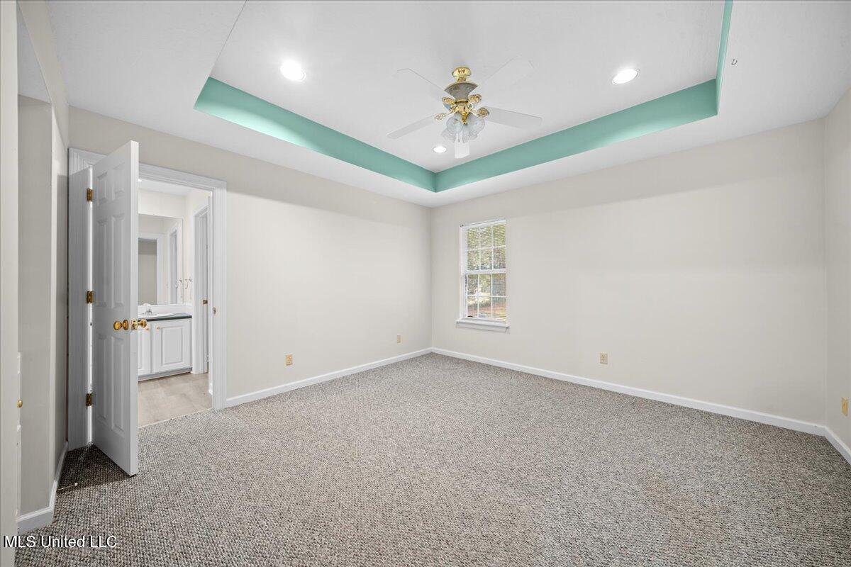 145 Green Bay Drive Property Photo 8