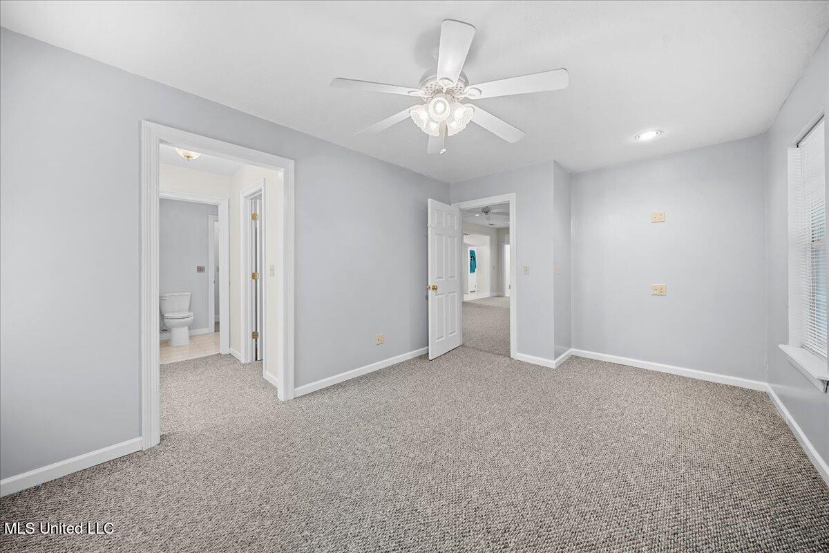 145 Green Bay Drive Property Photo 9