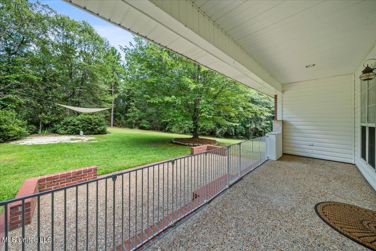 145 Green Bay Drive Property Photo 12