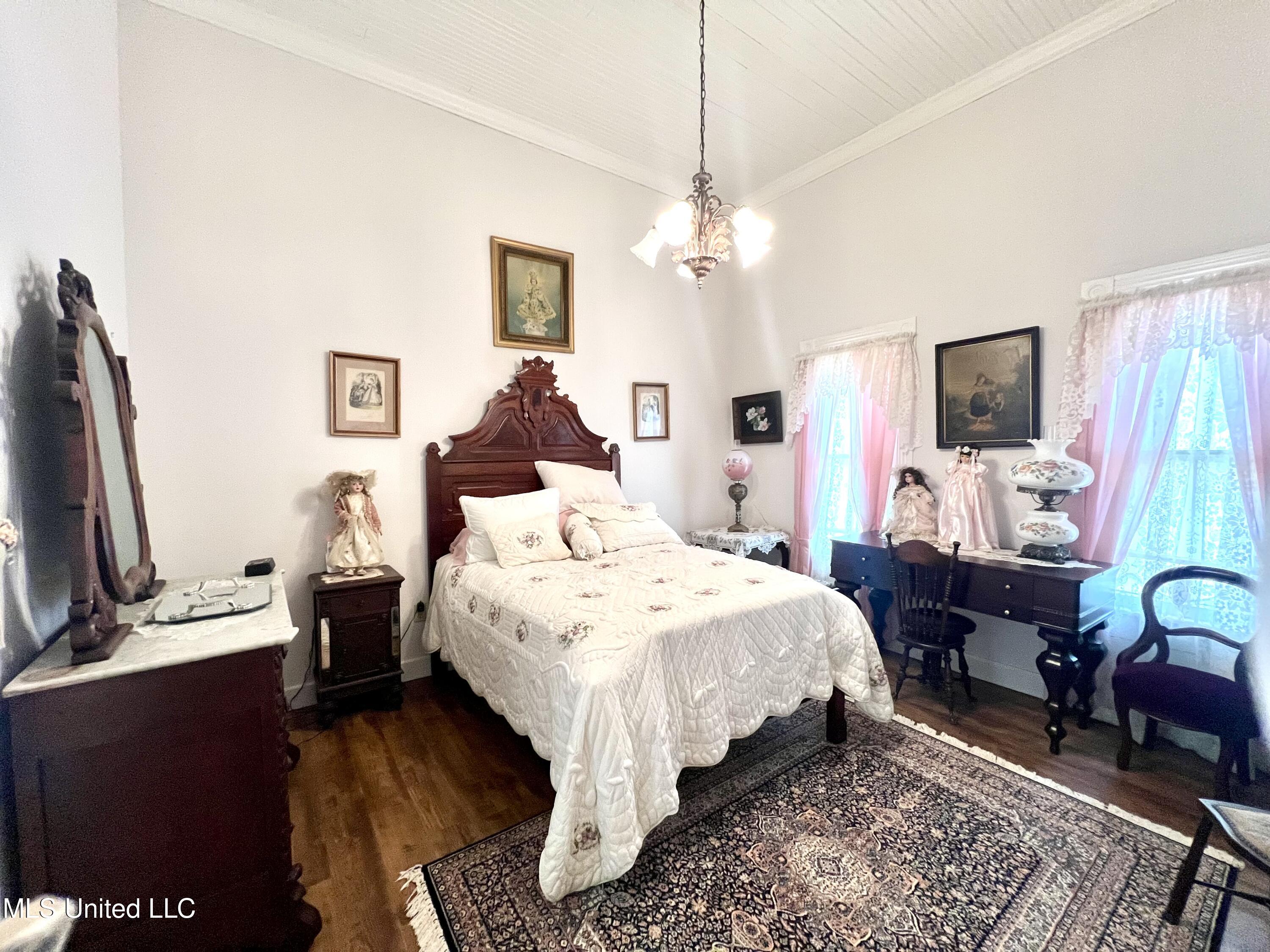 709 Liberty White Road Property Photo 4
