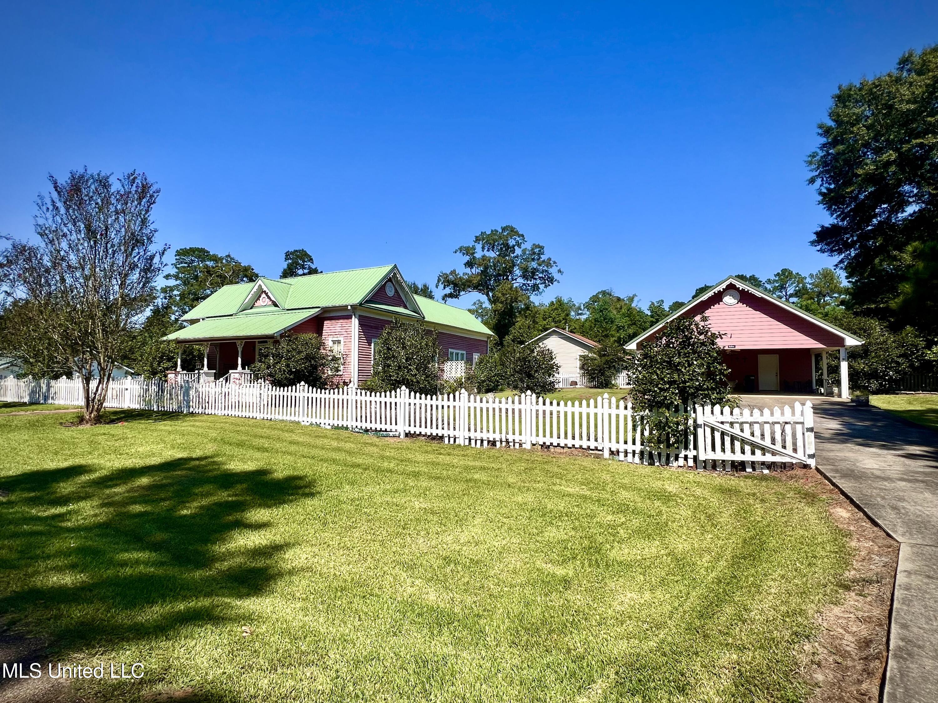 709 Liberty White Road Property Photo 10