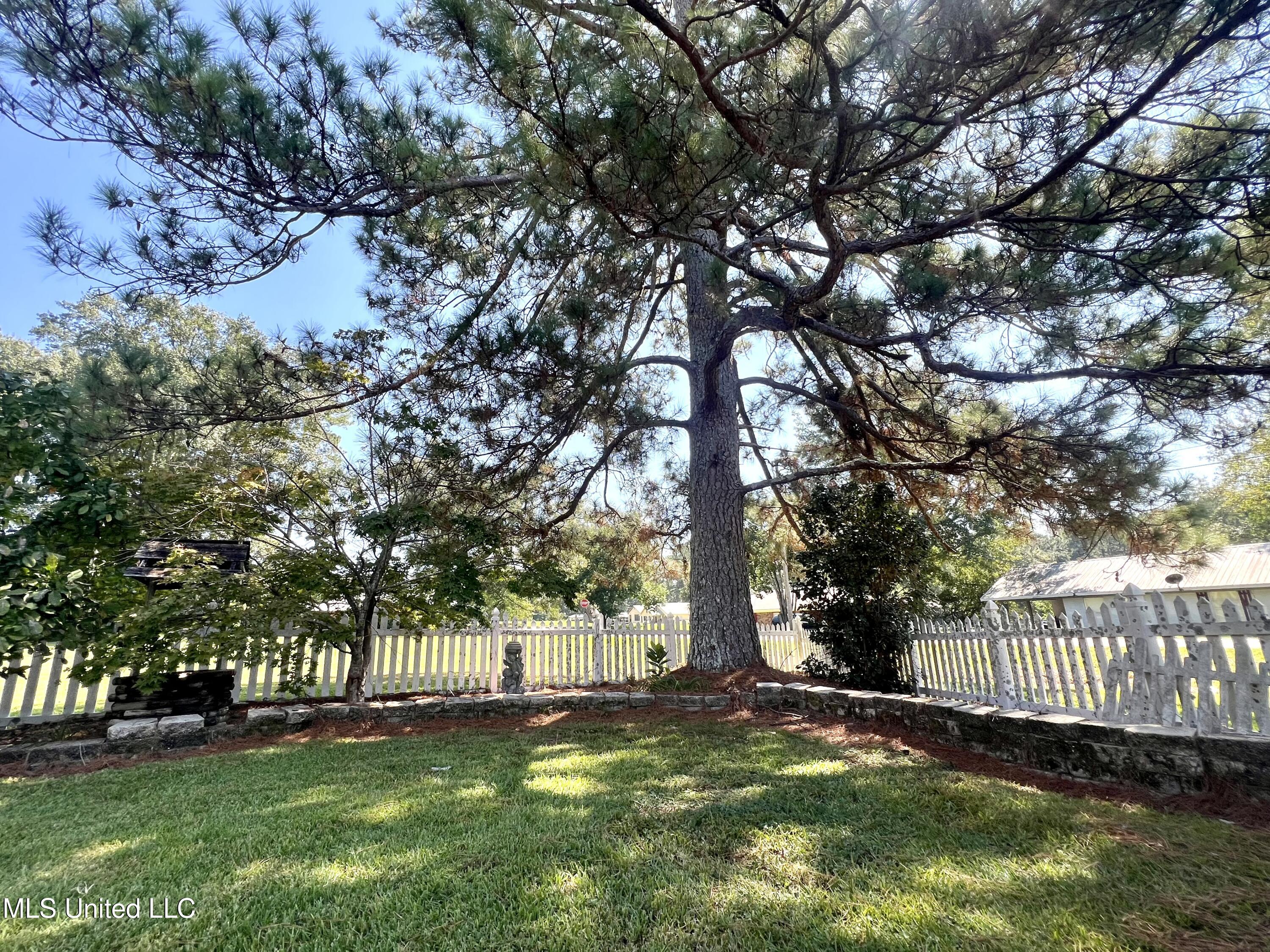 709 Liberty White Road Property Photo 11