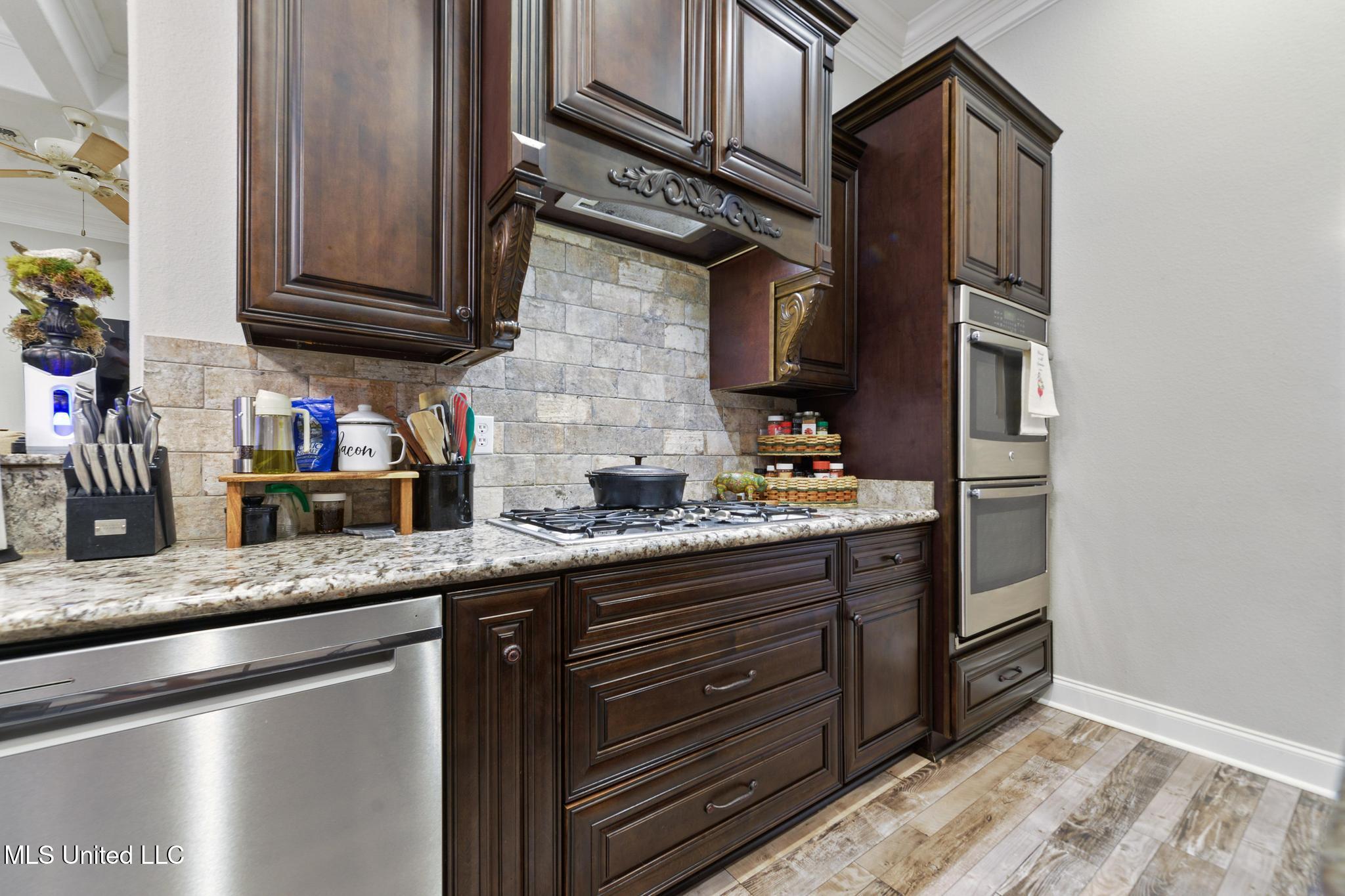 6304 Palmetto Point Drive Property Photo 7