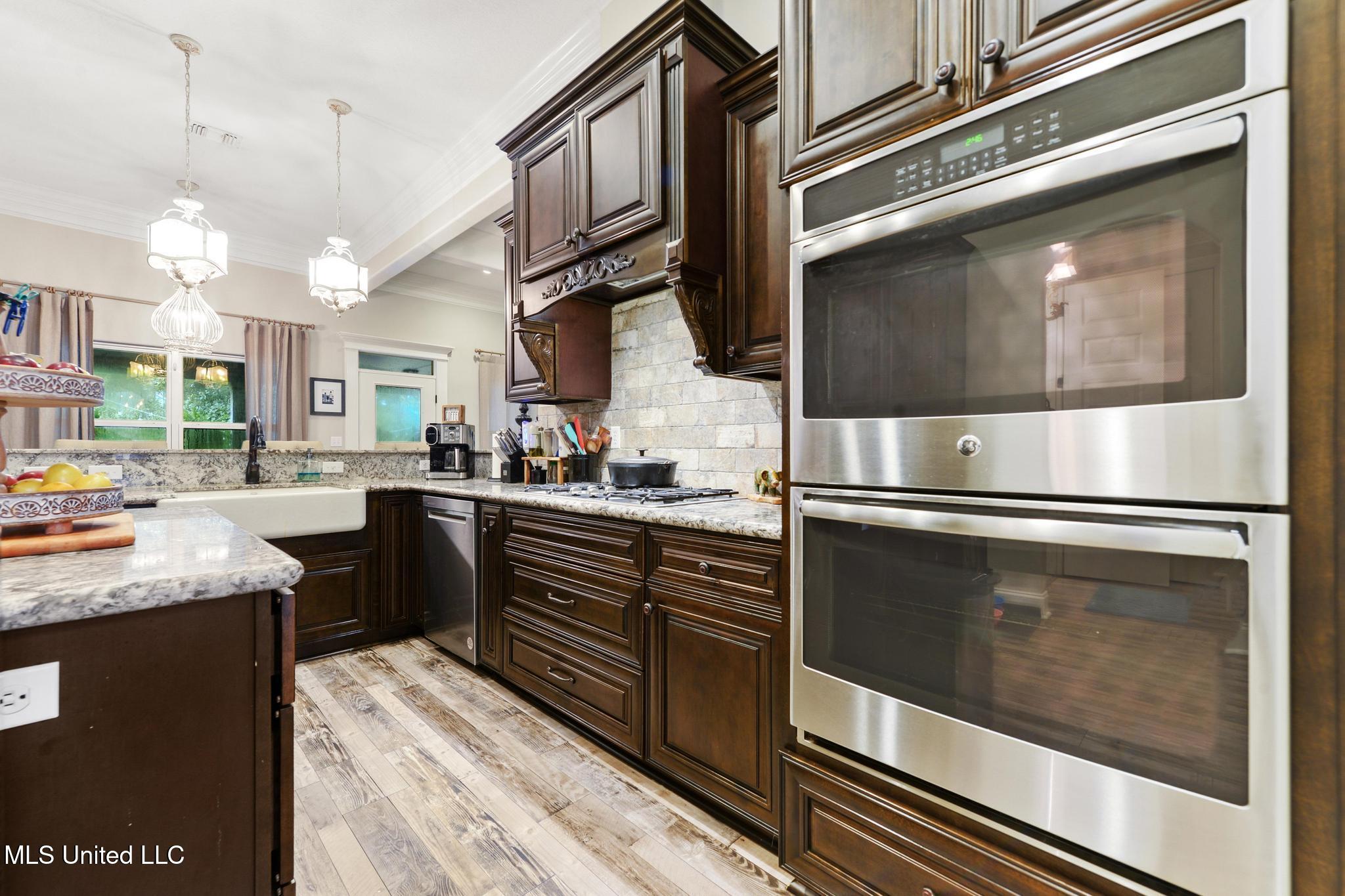 6304 Palmetto Point Drive Property Photo 8