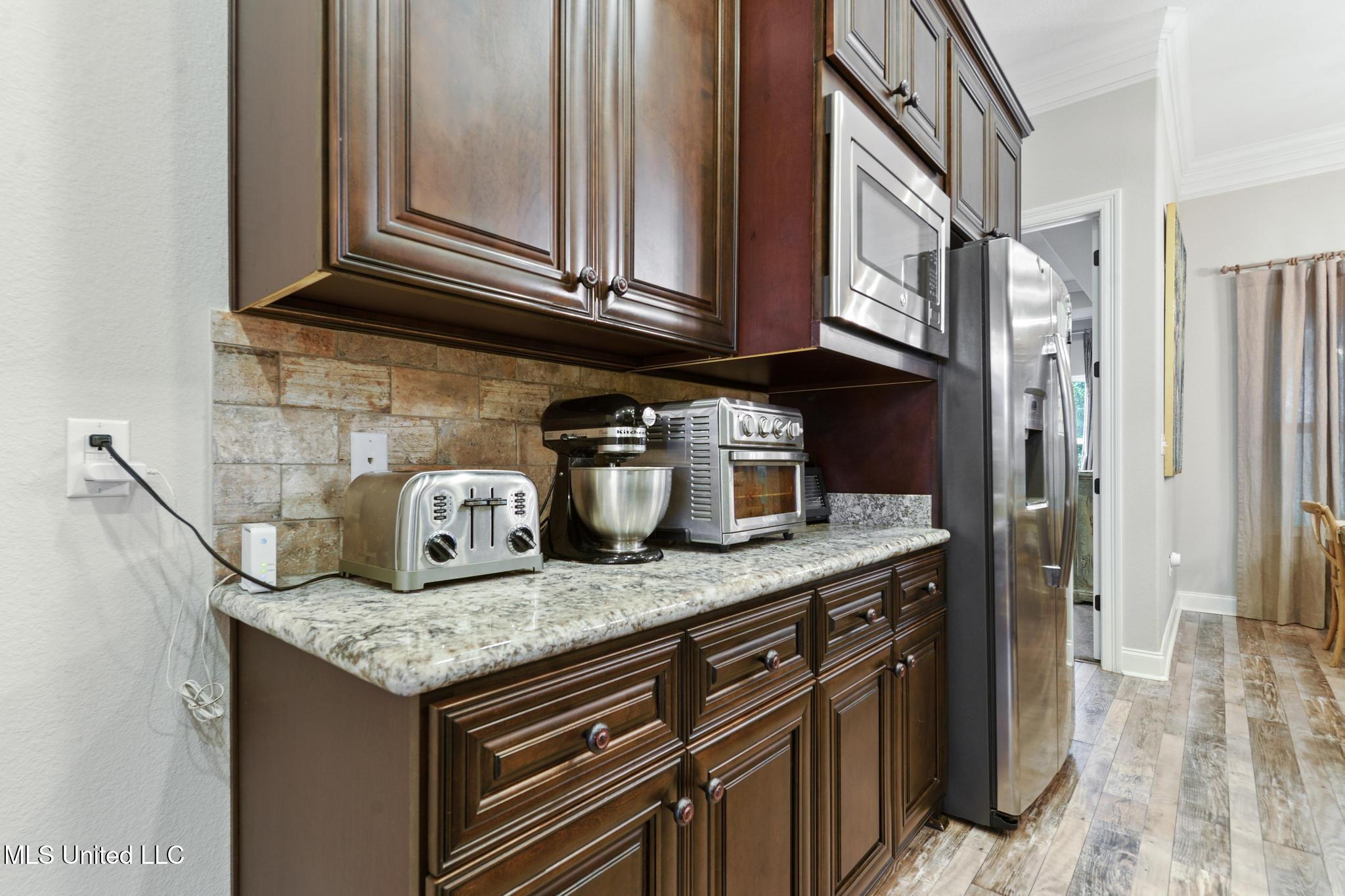 6304 Palmetto Point Drive Property Photo 9