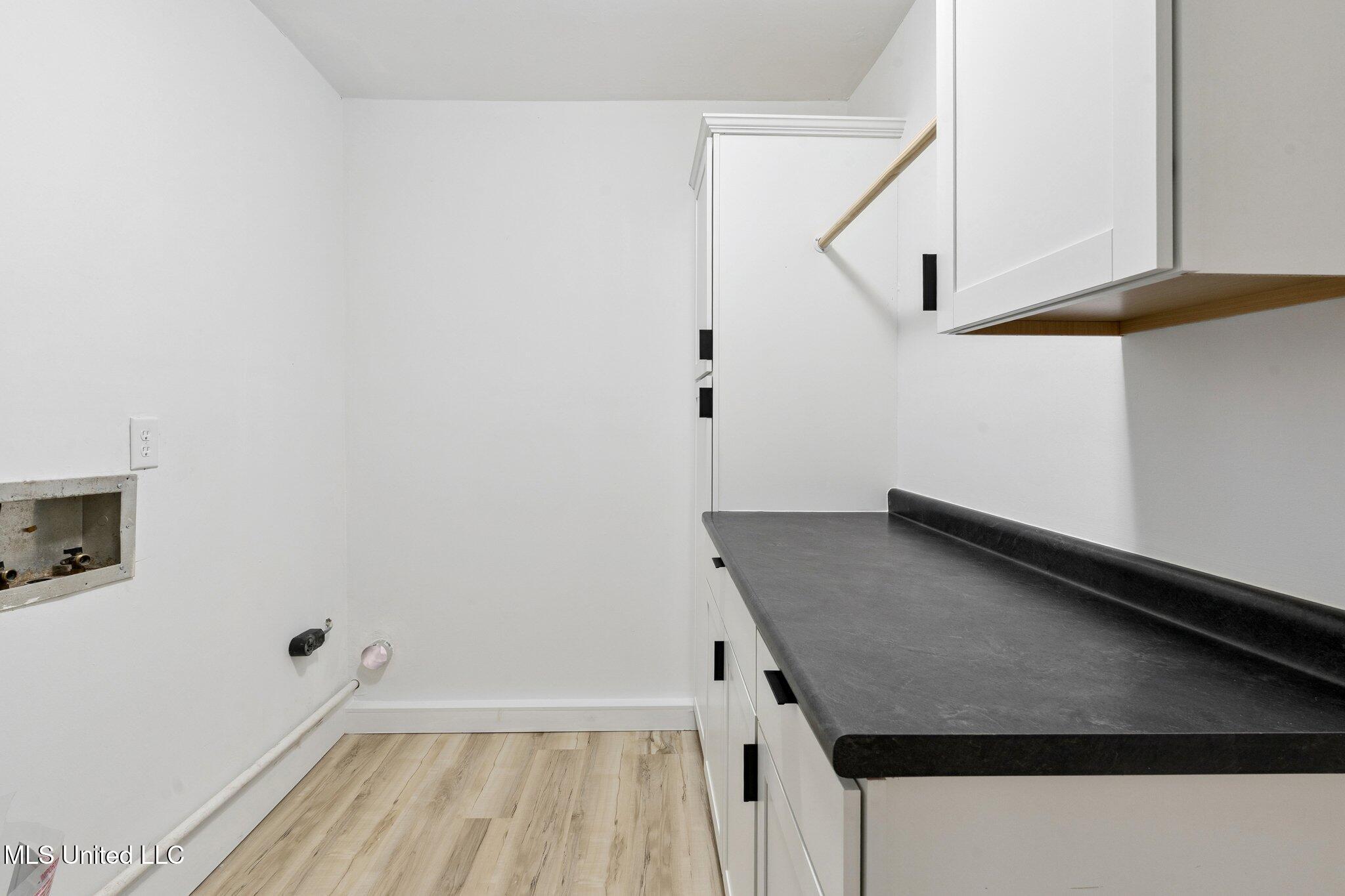 2718 Ridgeway Drive Property Photo 8