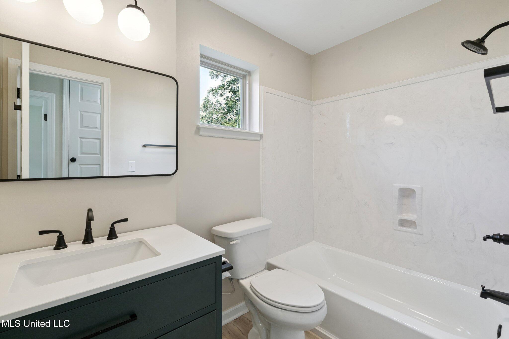 2718 Ridgeway Drive Property Photo 11