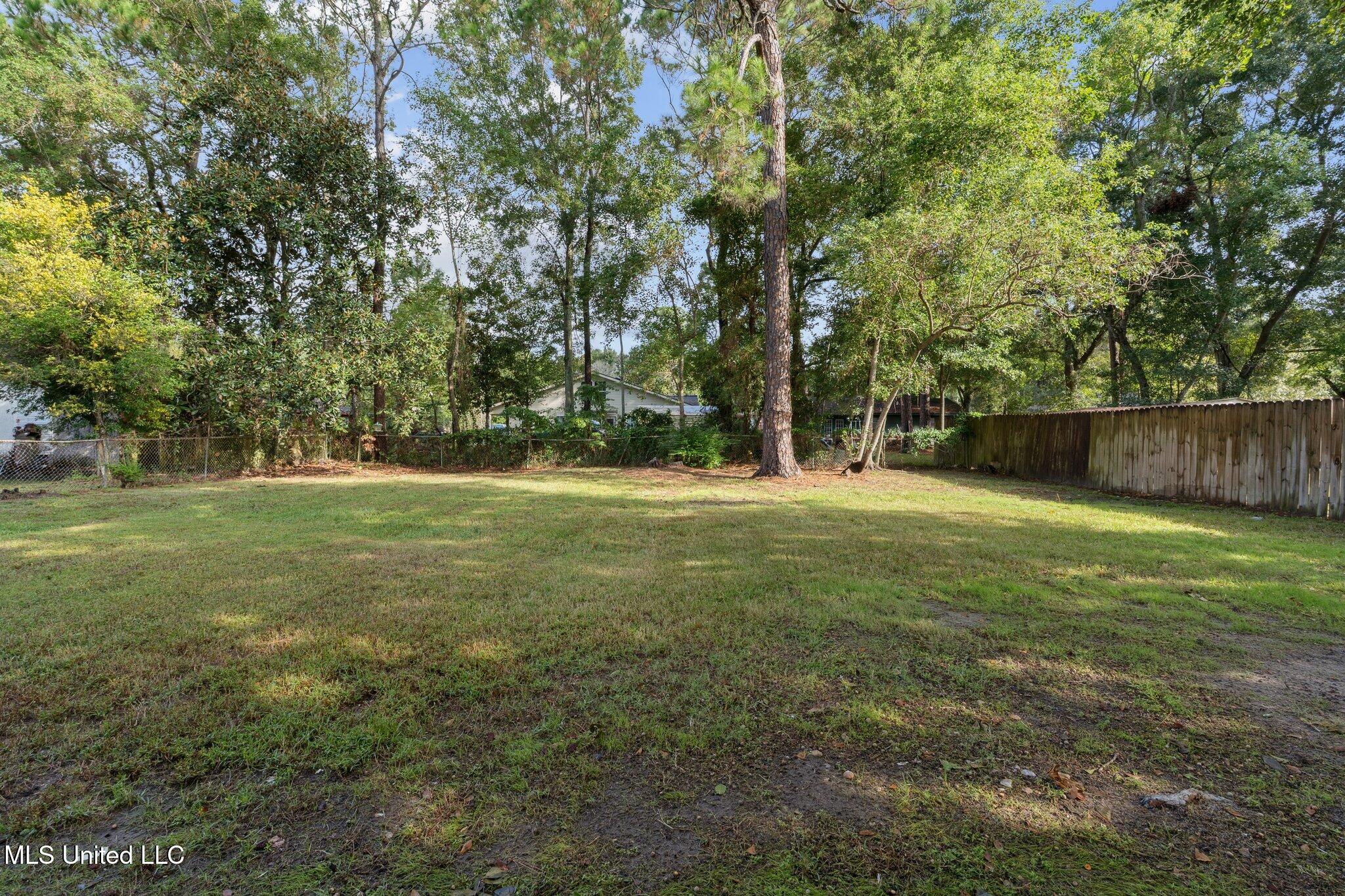 2718 Ridgeway Drive Property Photo 15