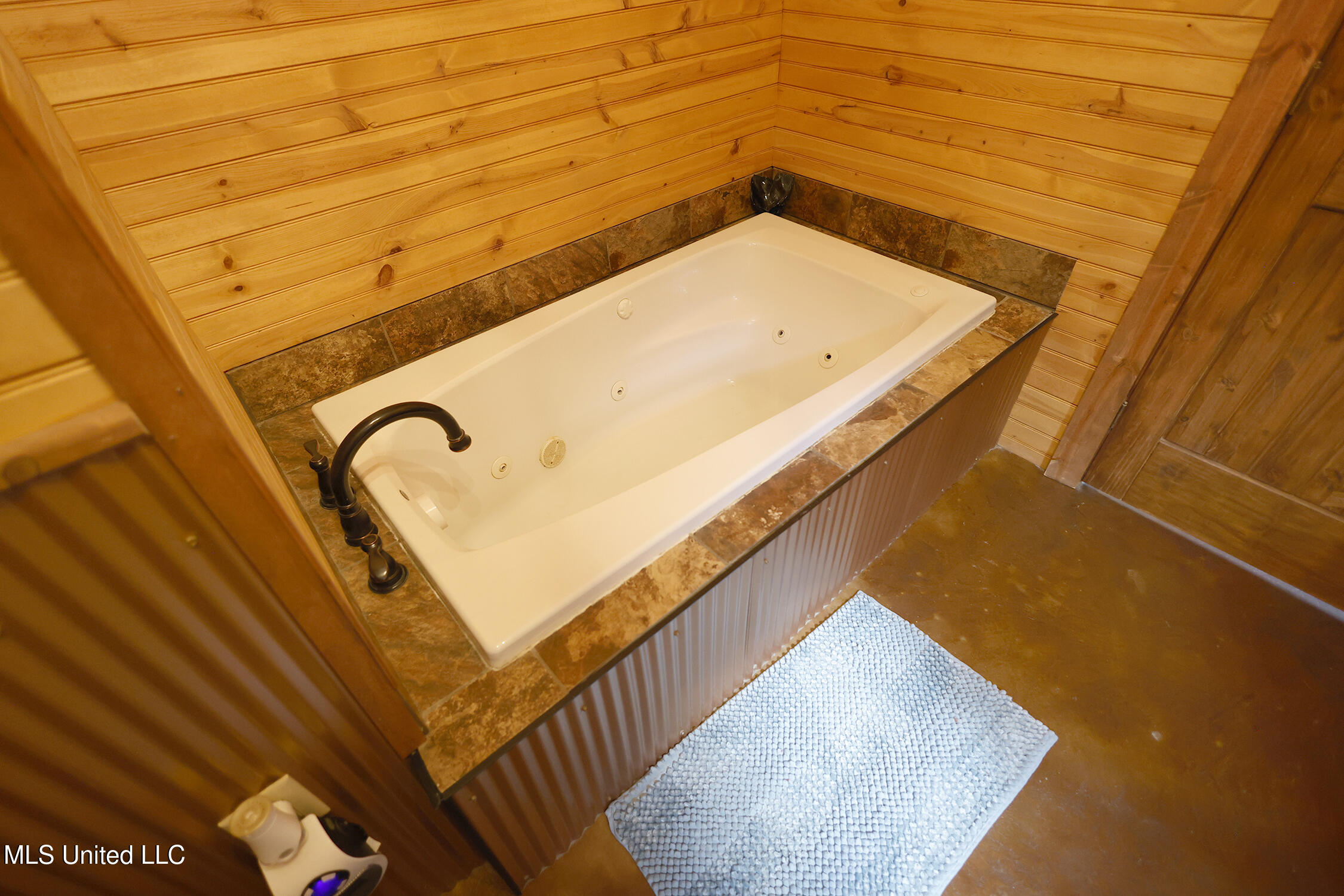 410 Sw Doolittle Lane Property Photo 13