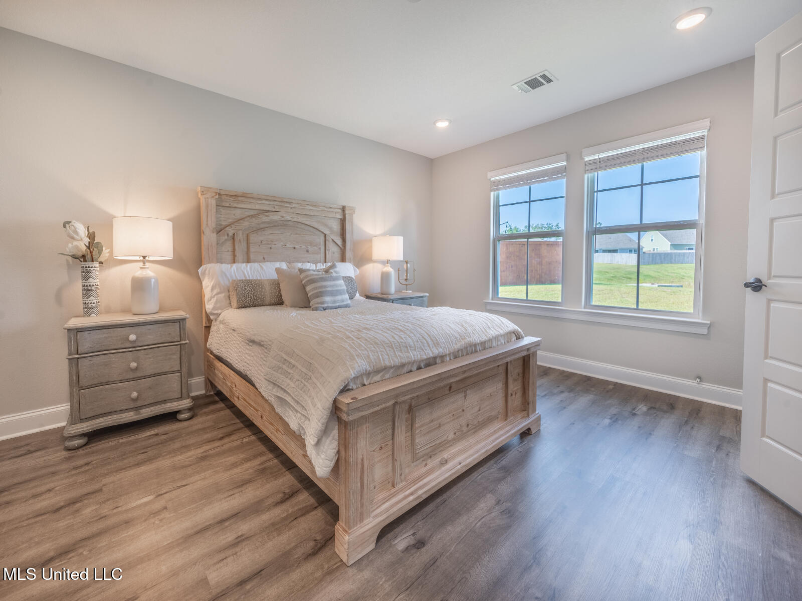 6350 Jennifer Cove Property Photo 13