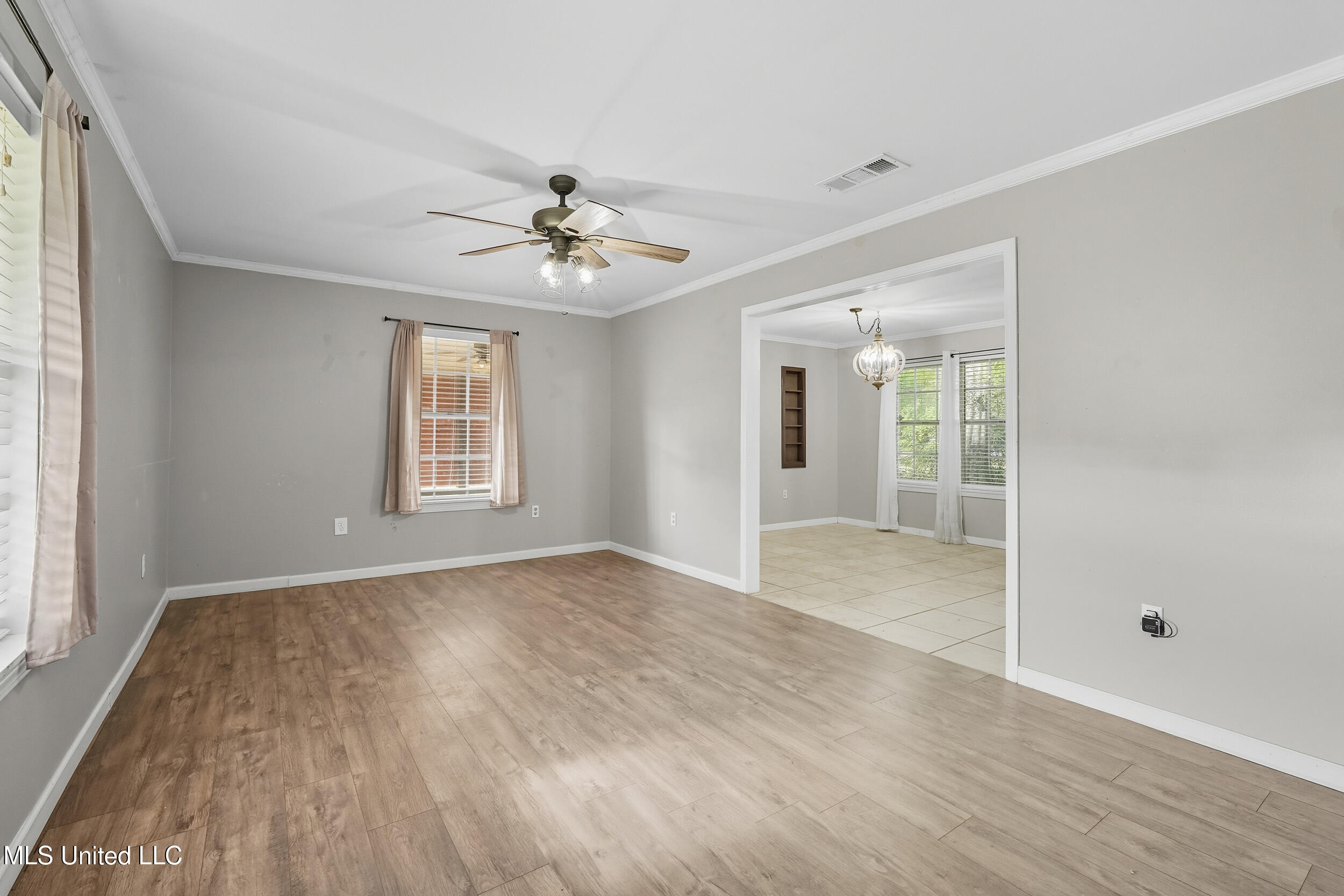 701 Simmons Street Property Photo 4