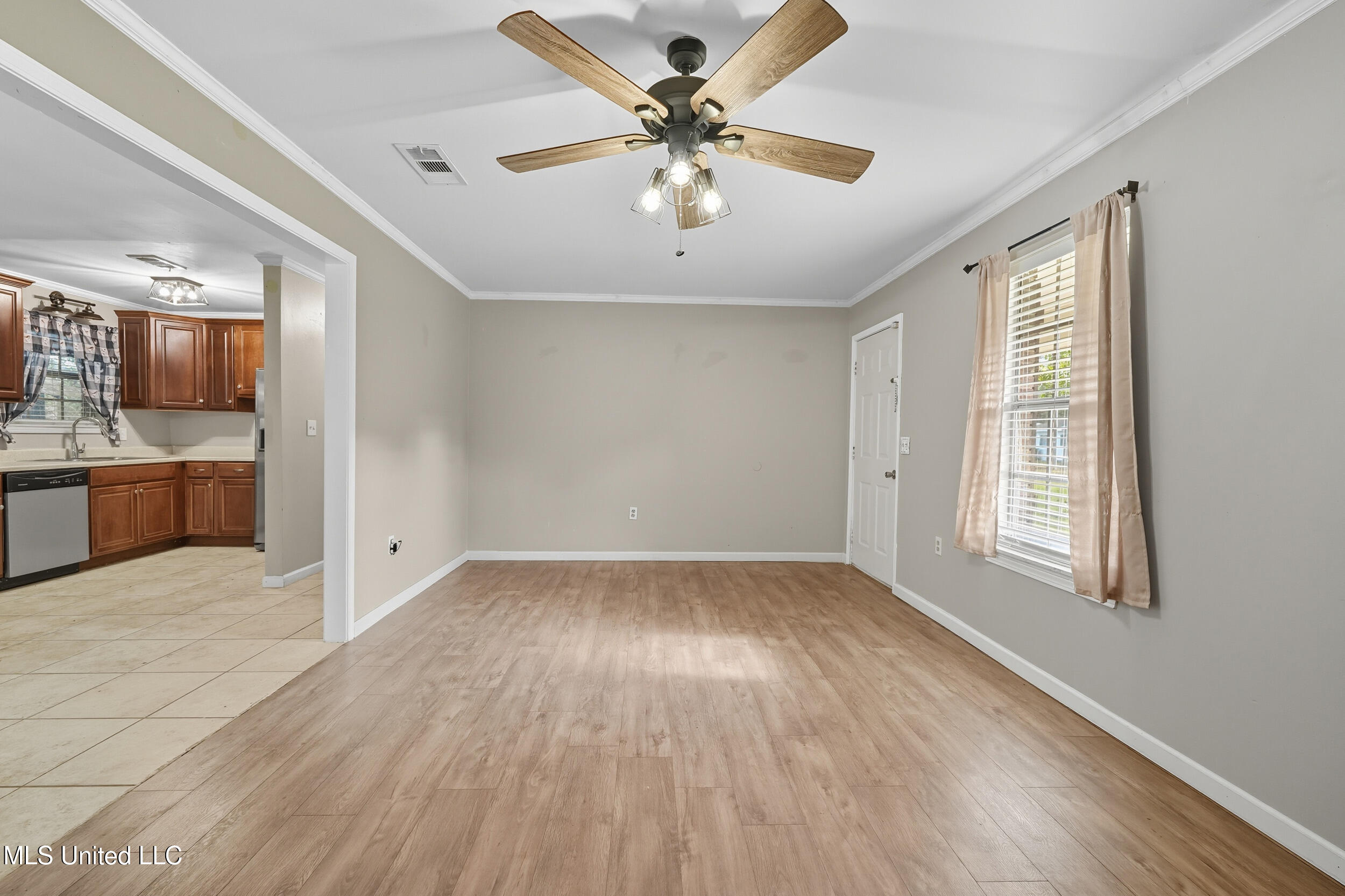 701 Simmons Street Property Photo 5