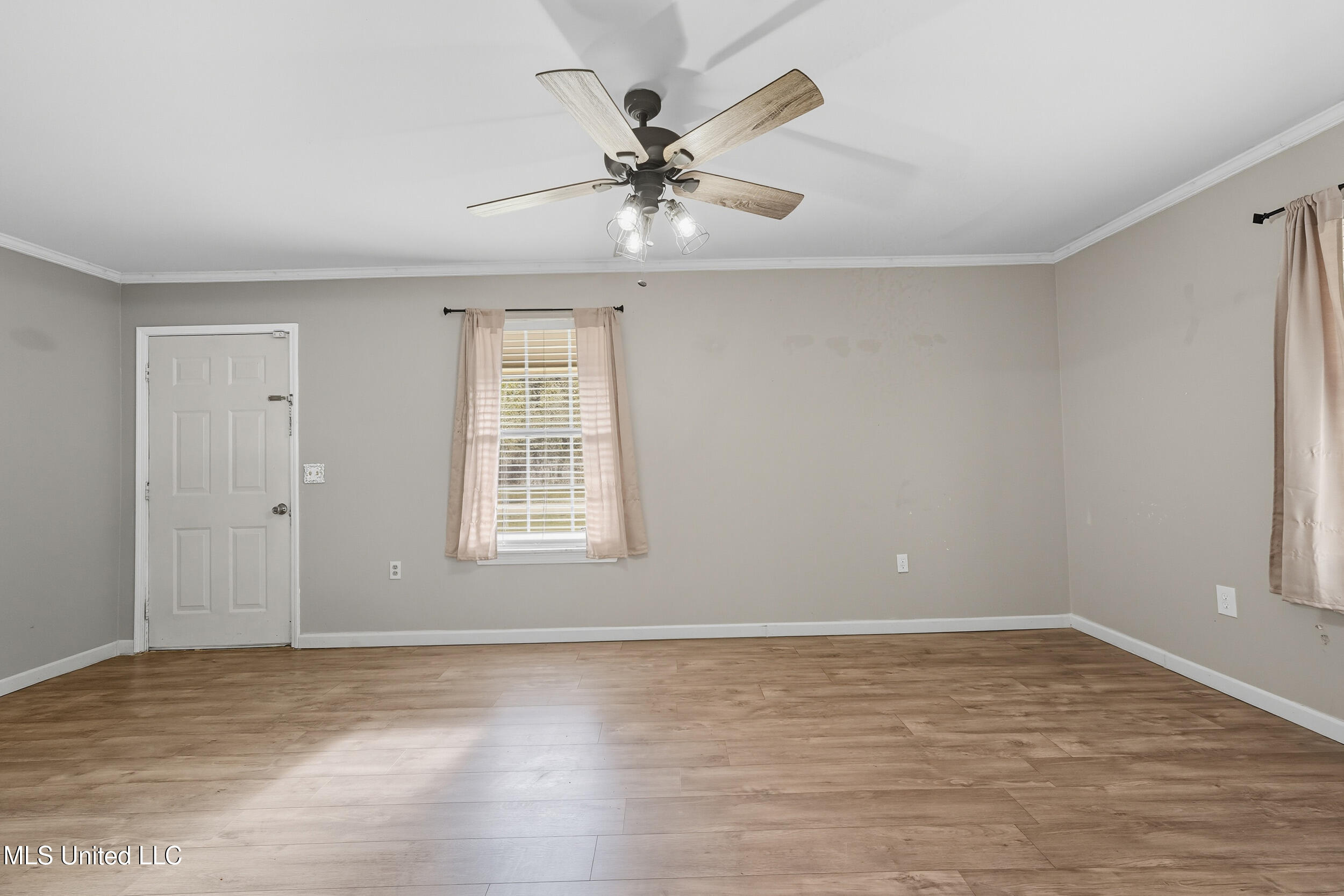 701 Simmons Street Property Photo 6