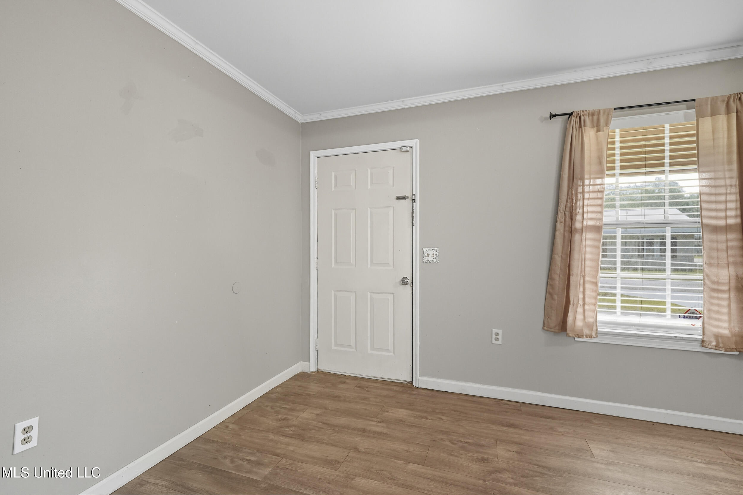 701 Simmons Street Property Photo 7