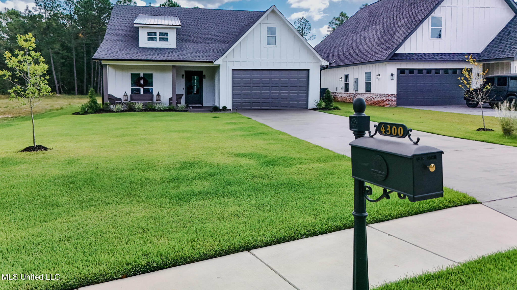 4300 Cobblestone Lane Property Photo 2