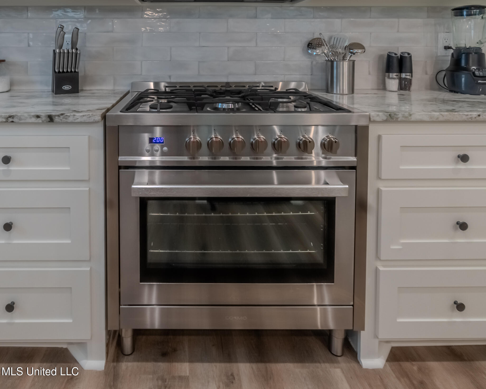 4300 Cobblestone Lane Property Photo 6