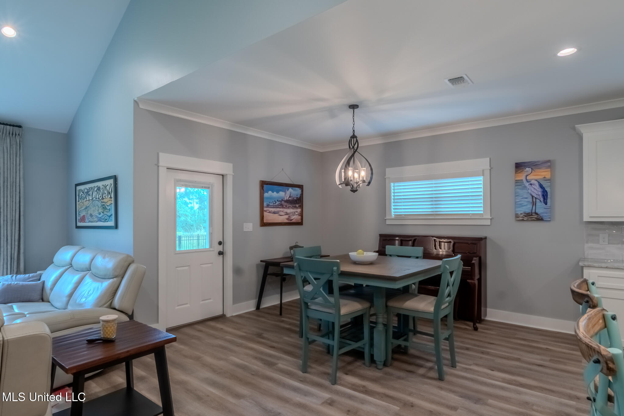 4300 Cobblestone Lane Property Photo 9